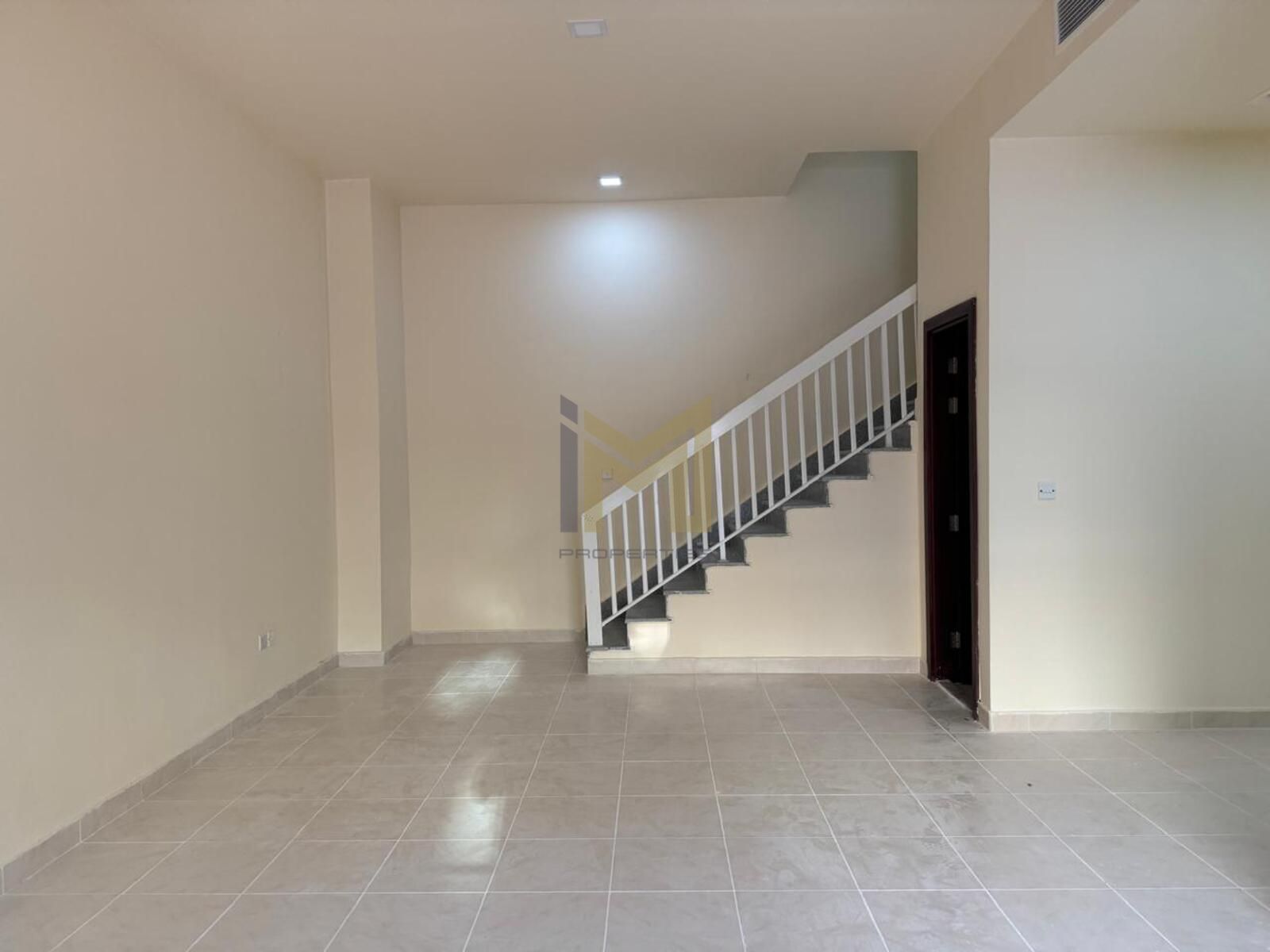 Ready-to-Move 4BHK Furnished Townhouse | Prime Location | Family-Friendly Community