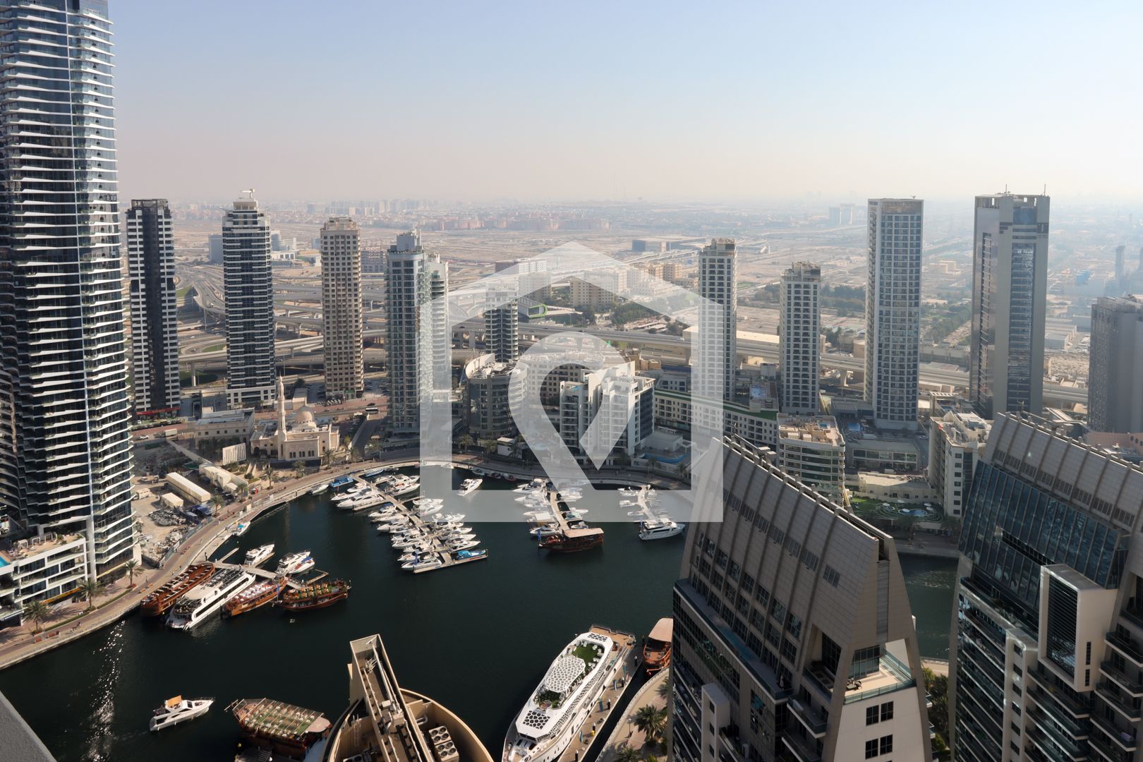 Livbnb- Coastal 2B with Marina View | Walk to Beach