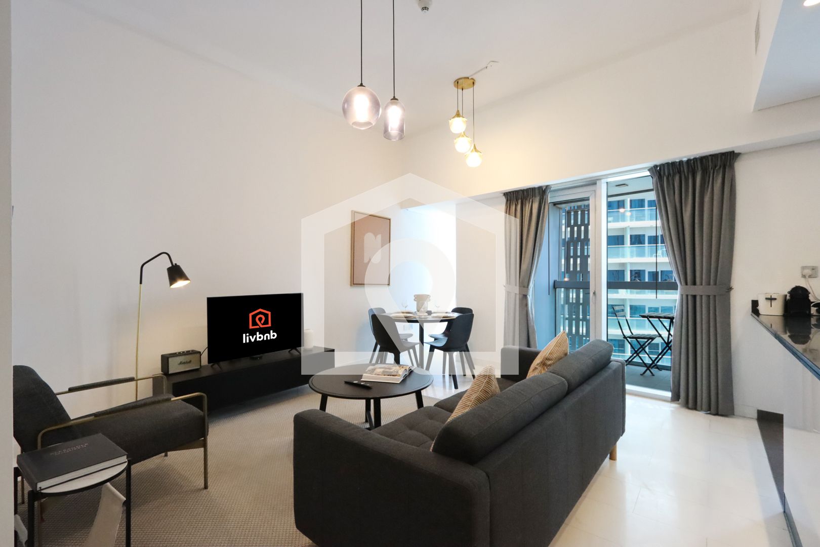 Livbnb-Spacious 2 BR in Dubai Marina with Balcony