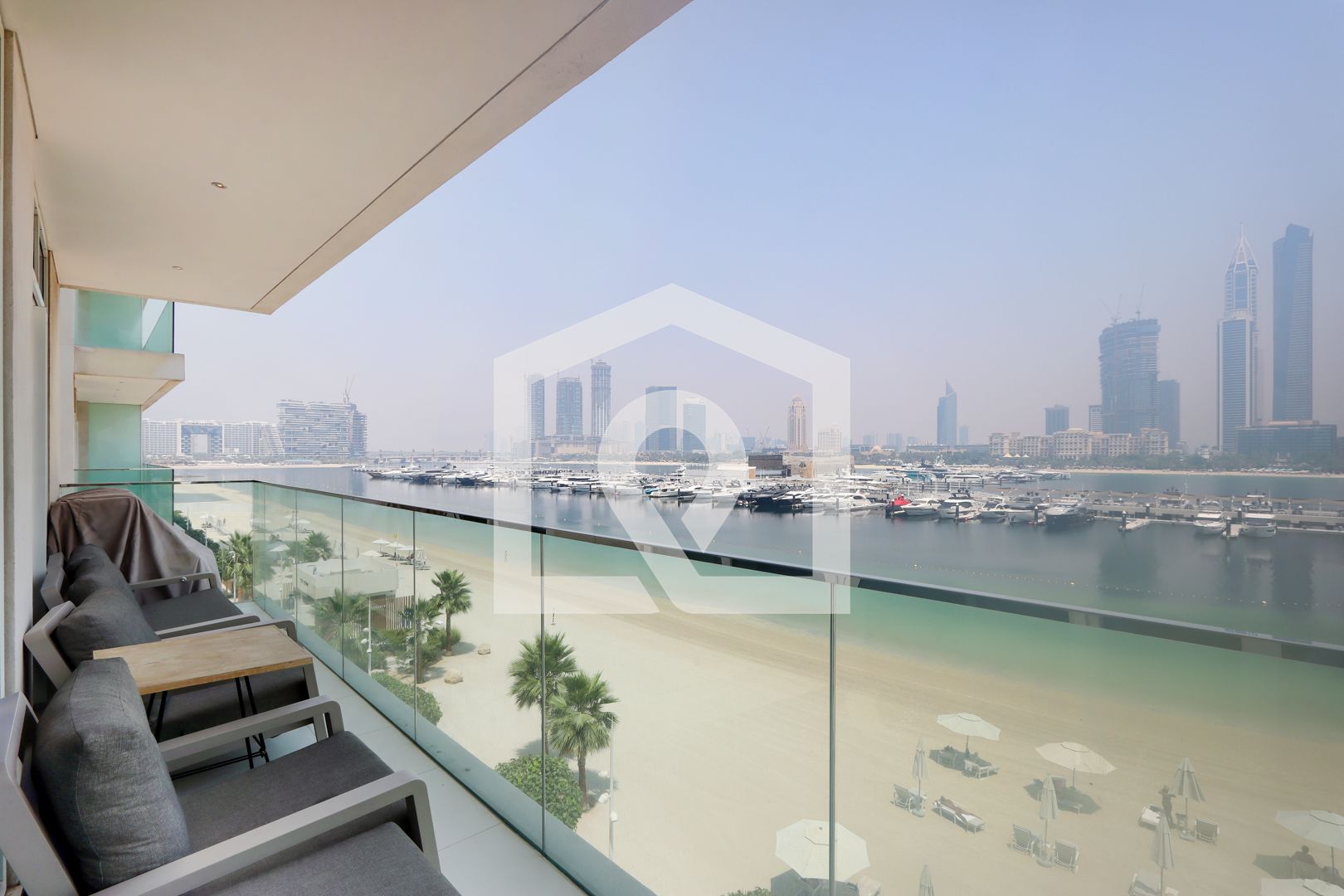 Livbnb – Chic 1BR | Beachfront & Marina Views