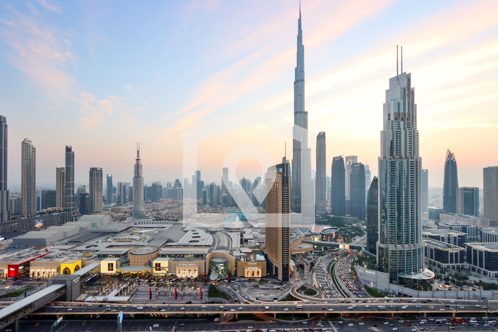 Luxury 3B and maids Burj View, Steps to Dubai Mall