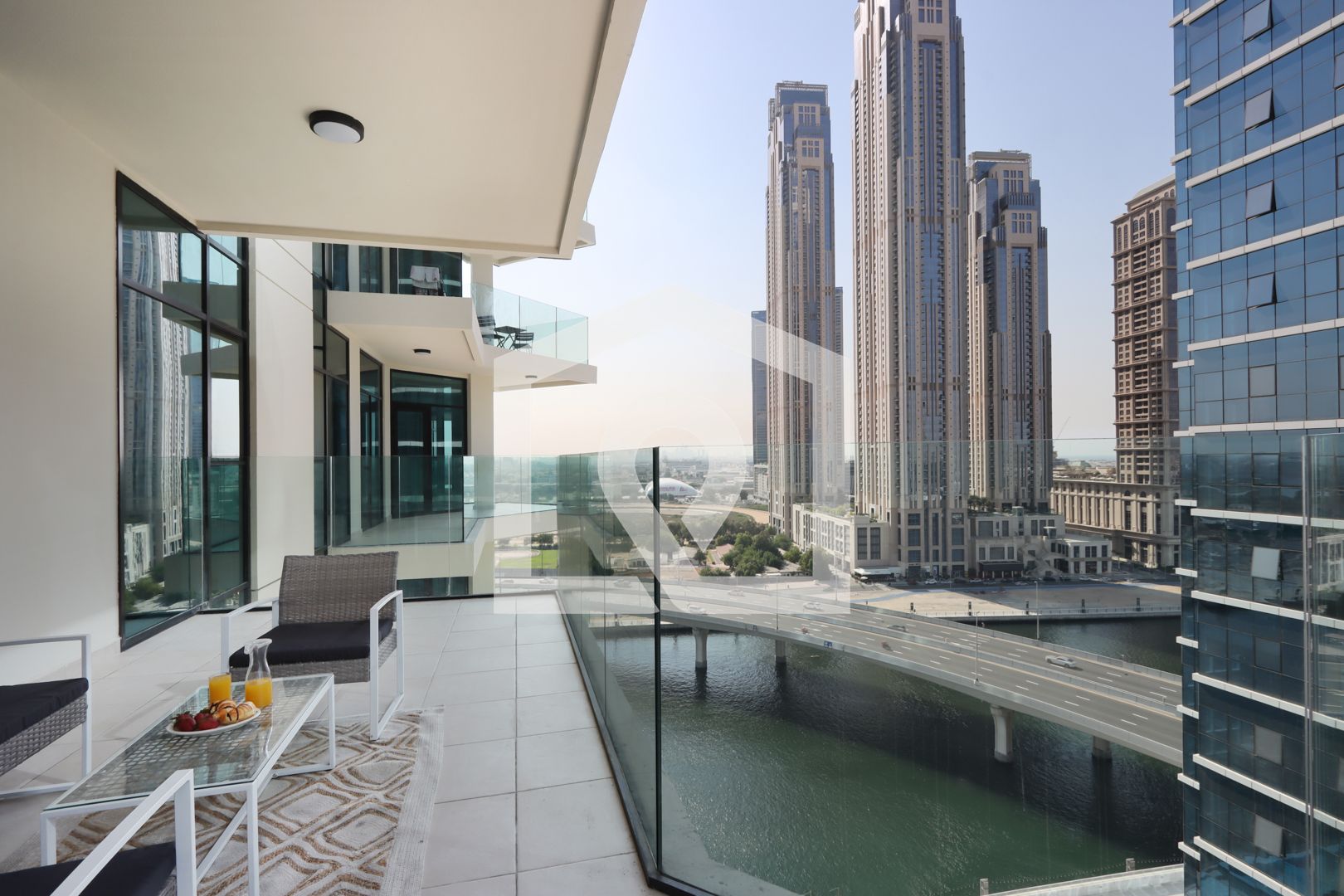 Upgraded 2BR with Dubai Canal Views