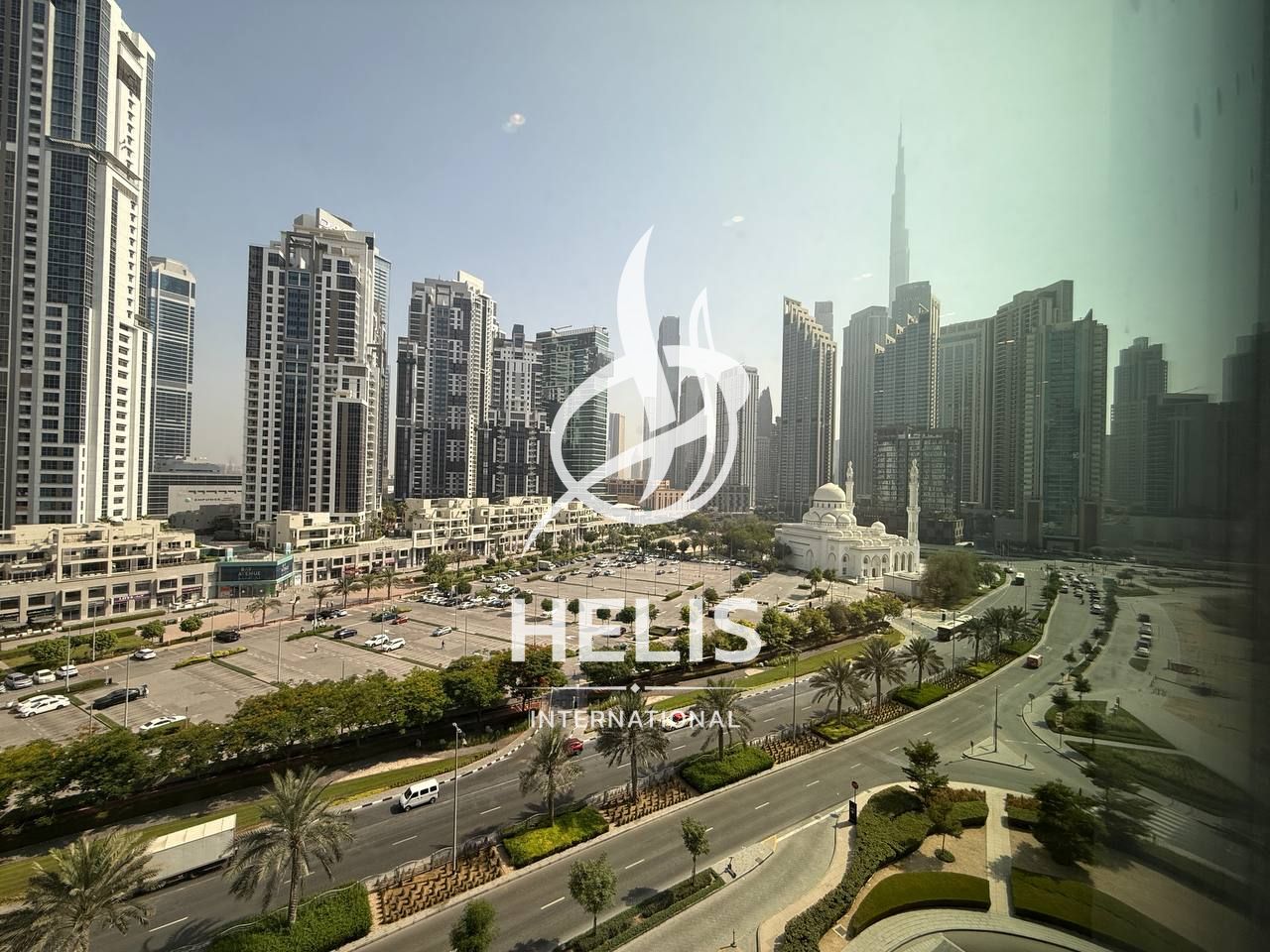 FULLY FURNISHED | SPACIOUS | HIGH END