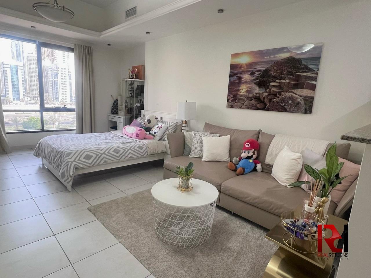 apartment card