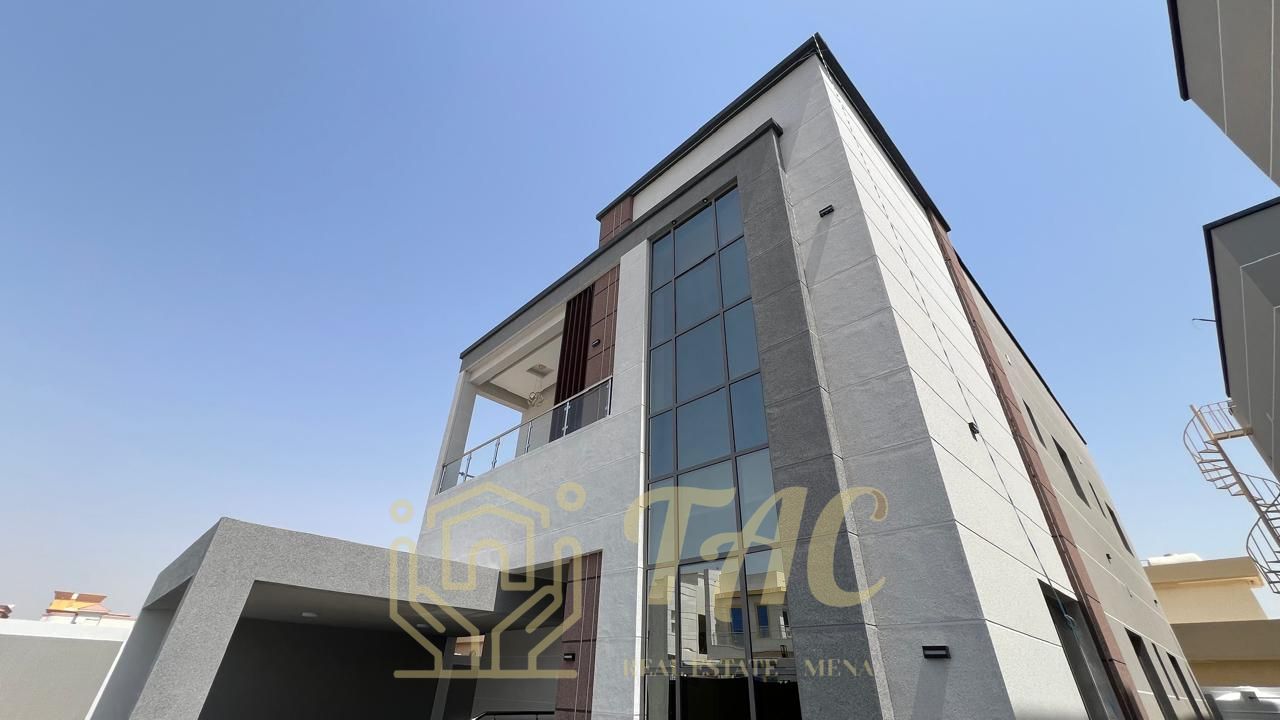 Villa for sale in Ajman Al-Rawda 2 , with distinctive finishing