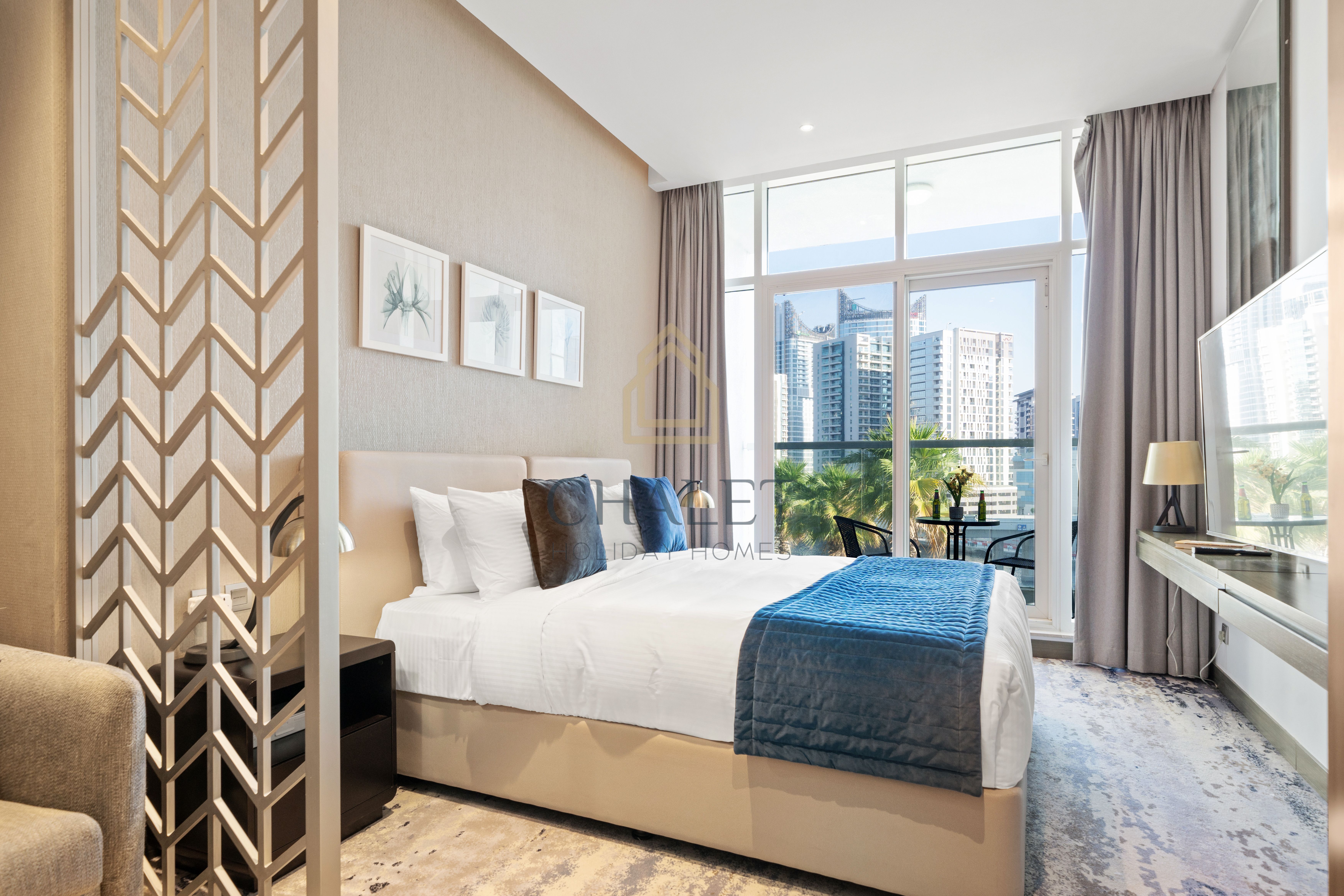 Stunning Canal View Furnished Studio Apartments –Free Parking!