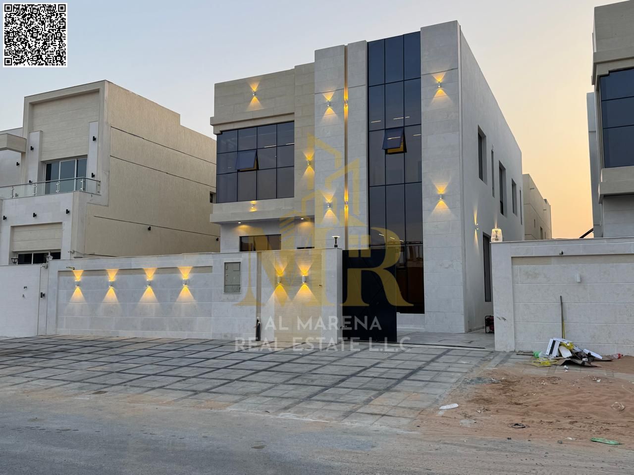 A villa with a price including registration and ownership fees on the main street, ready for occupancy in the most upscale areas of Ajman, freehold fo