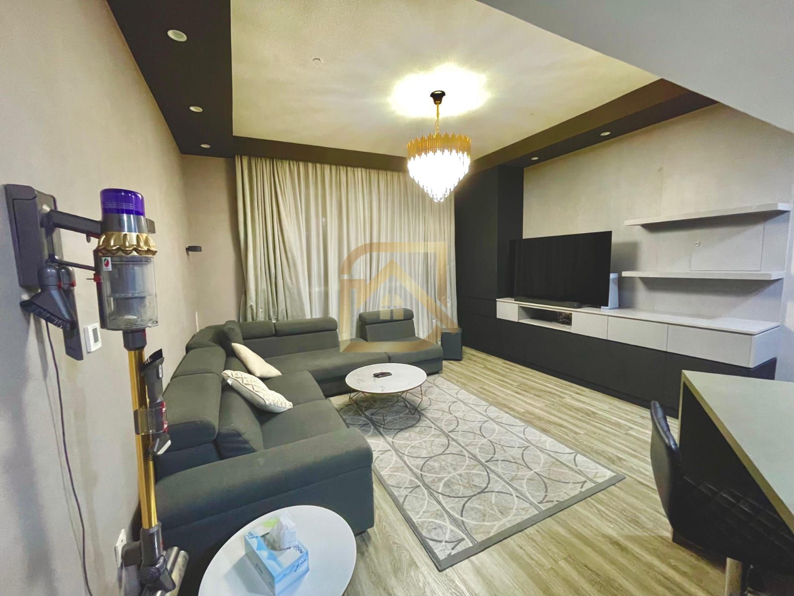 apartment card