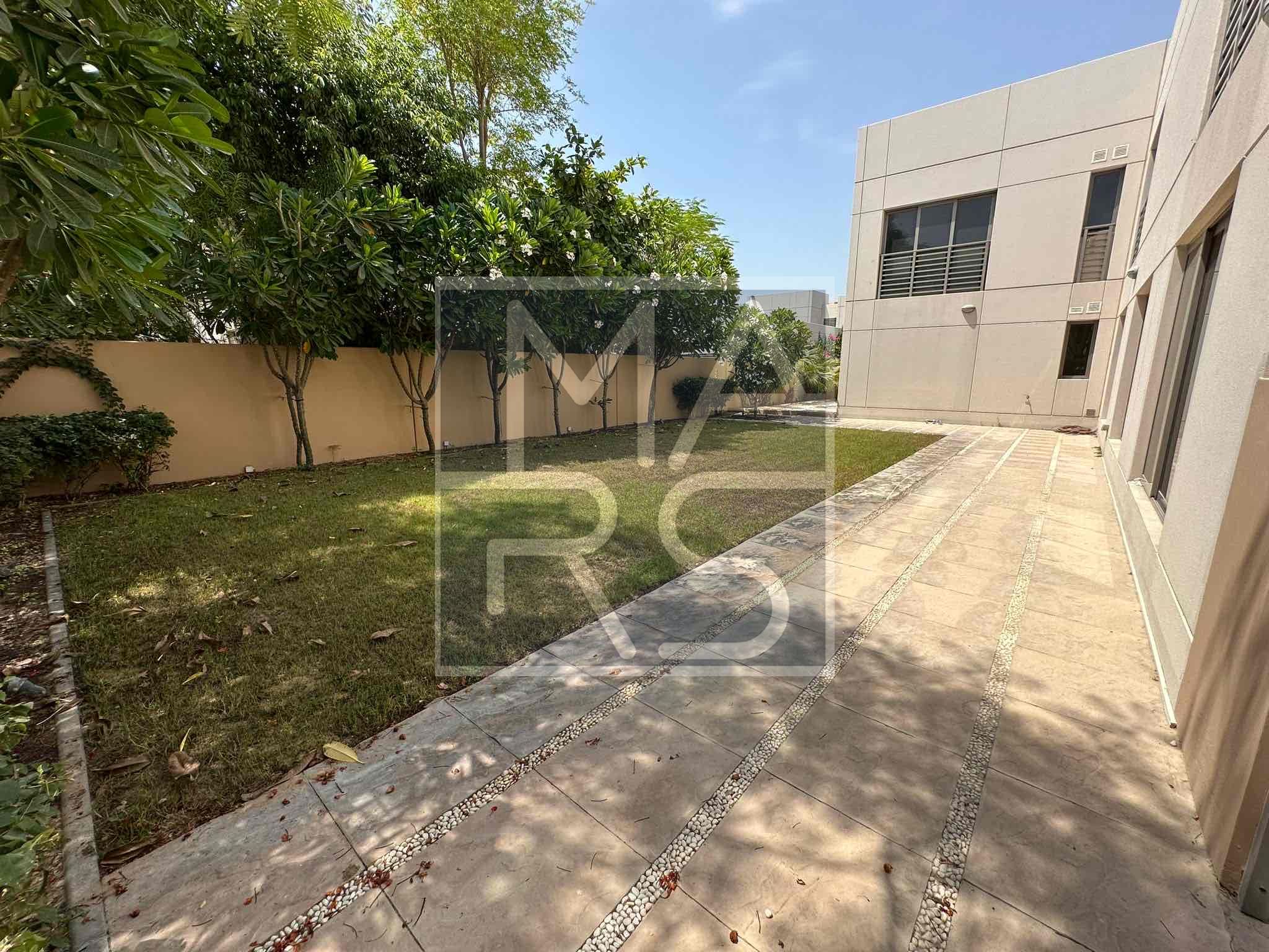 Luxury 5 bedroom villa for sale in Al zahia Jouri just in 6.6M