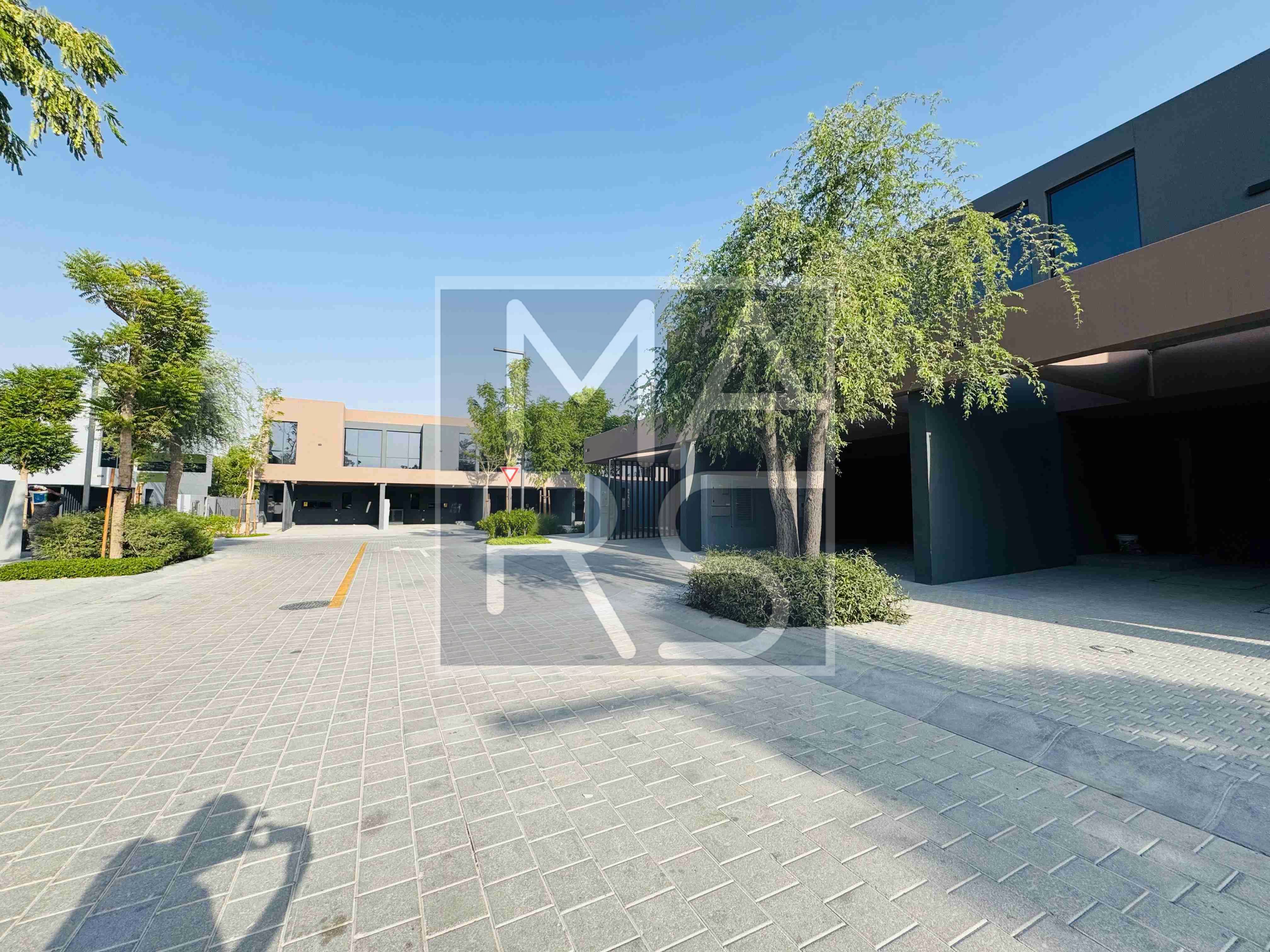 Luxury 4badroom villa available for rent:140k