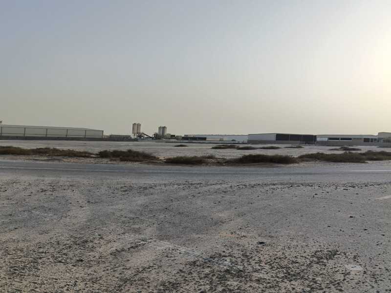 For sale, a corner plot of land in the old Sajaa area, with an area of 37,000 square feet, owned by citizens and GCC countries only.
