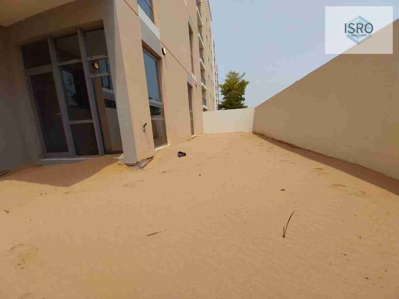 Spacious 1bhk corner garden free hold