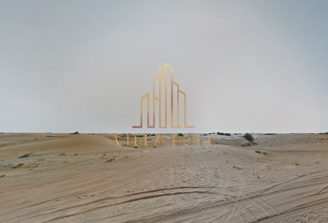 Commercial land, golden location, directly on the main street