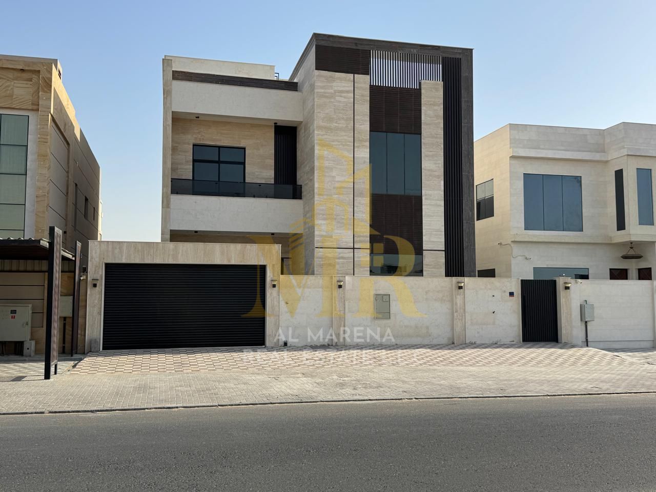 Luxurious villa in Alia, two floors and a roof - 5 master bedrooms, a living room, a kitchen, a maid's room and an elevator, for 3,100,000, includi