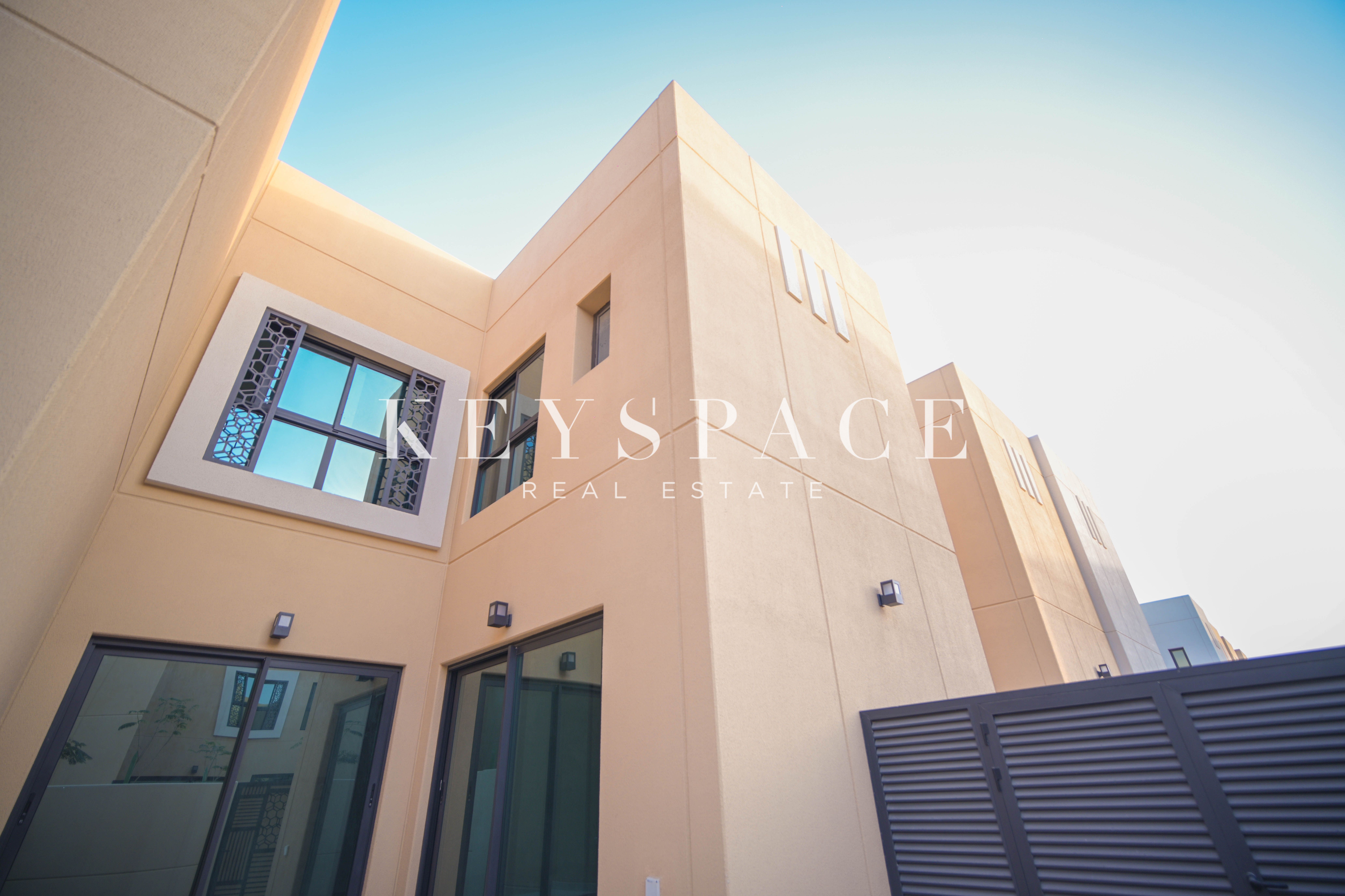 Modern Eco-Home | Energy Efficient | Exclusive Community | Resale