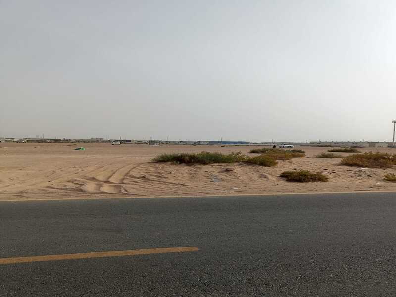 For sale, land in the Al-Saj’a Al-Hanou Al-Qadeem area, Block 4, area 114,000 square feet