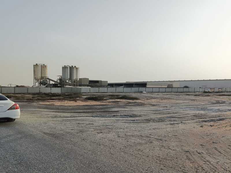 For sale, land in the Al-Saj’a Al-Hanou Al-Qadeem area, Block 4, area 114,000 square feet