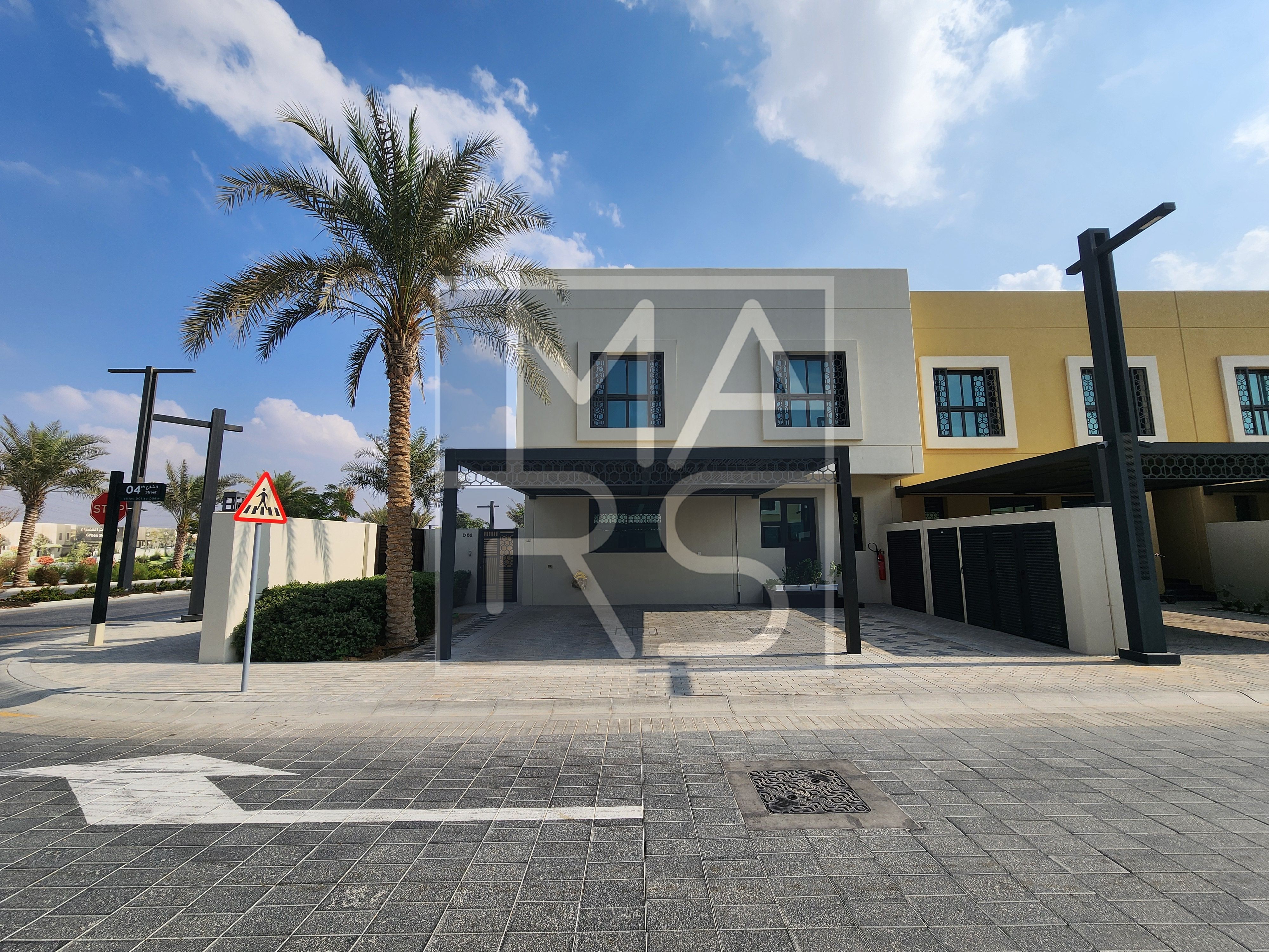 Exclusive Unit || Community 4-Bedroom End-Corner || For Rent