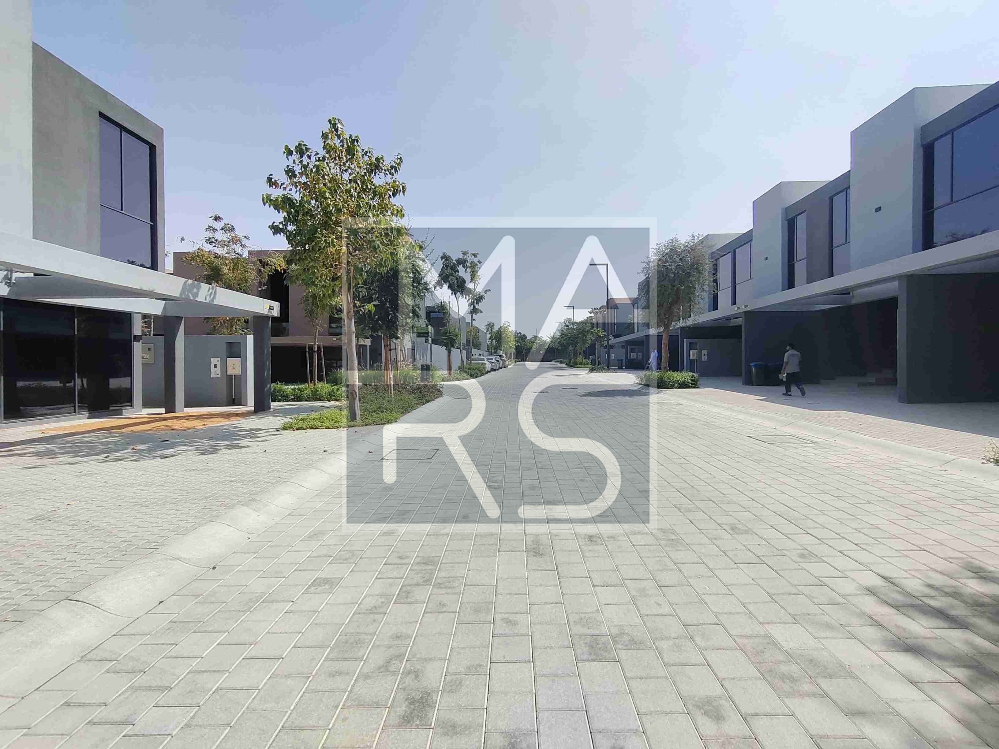"Stunning 4-Bedroom Middle Unit Townhouse in Masaar – For rent just 160k