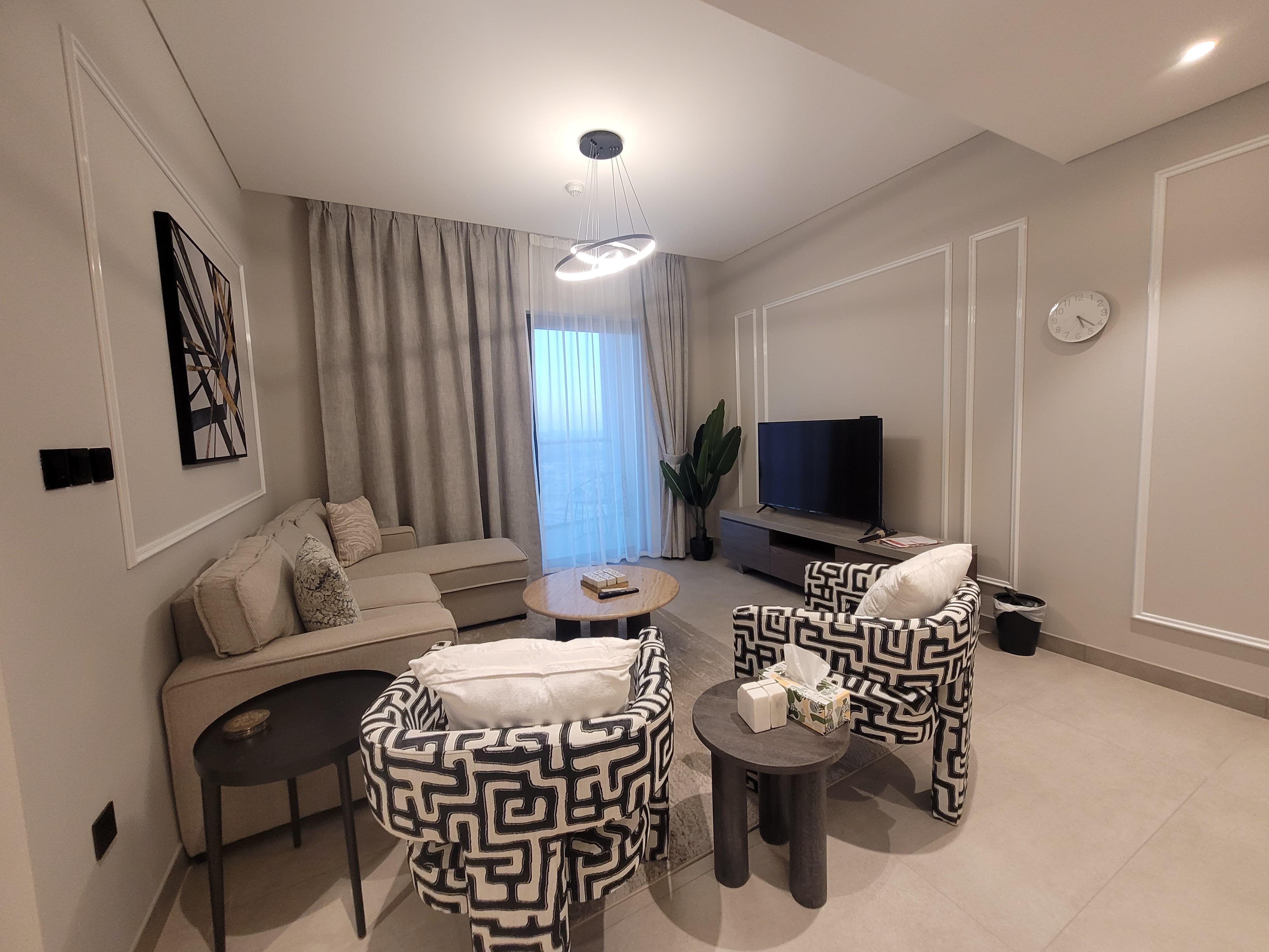 Spacious 1BR | Fully Furnished | Higher Floor