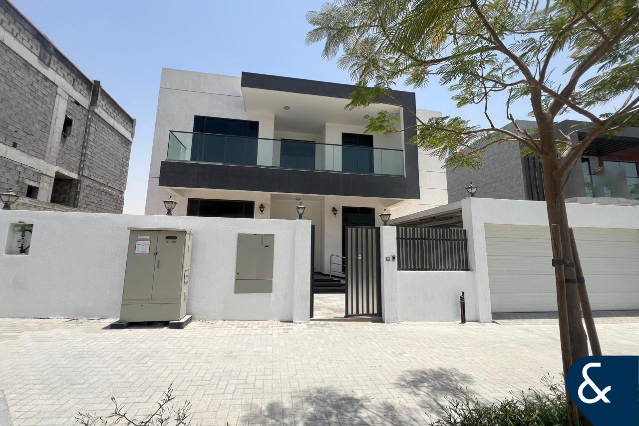 5 bedrooms | Large Plot | Brand new