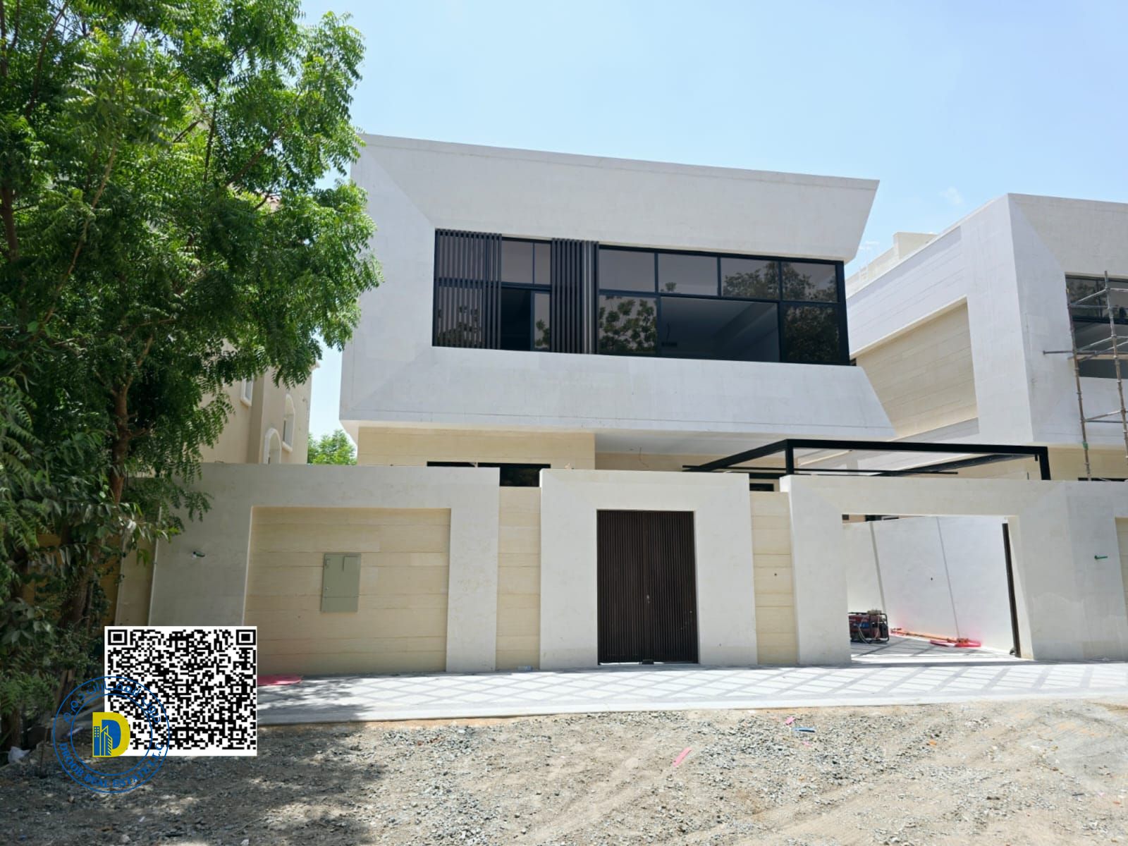For sale, a modern villa 6 rooms and a roof, including AC, opposite a mosque in Al Mowaihat 3 , bank financing, freehold