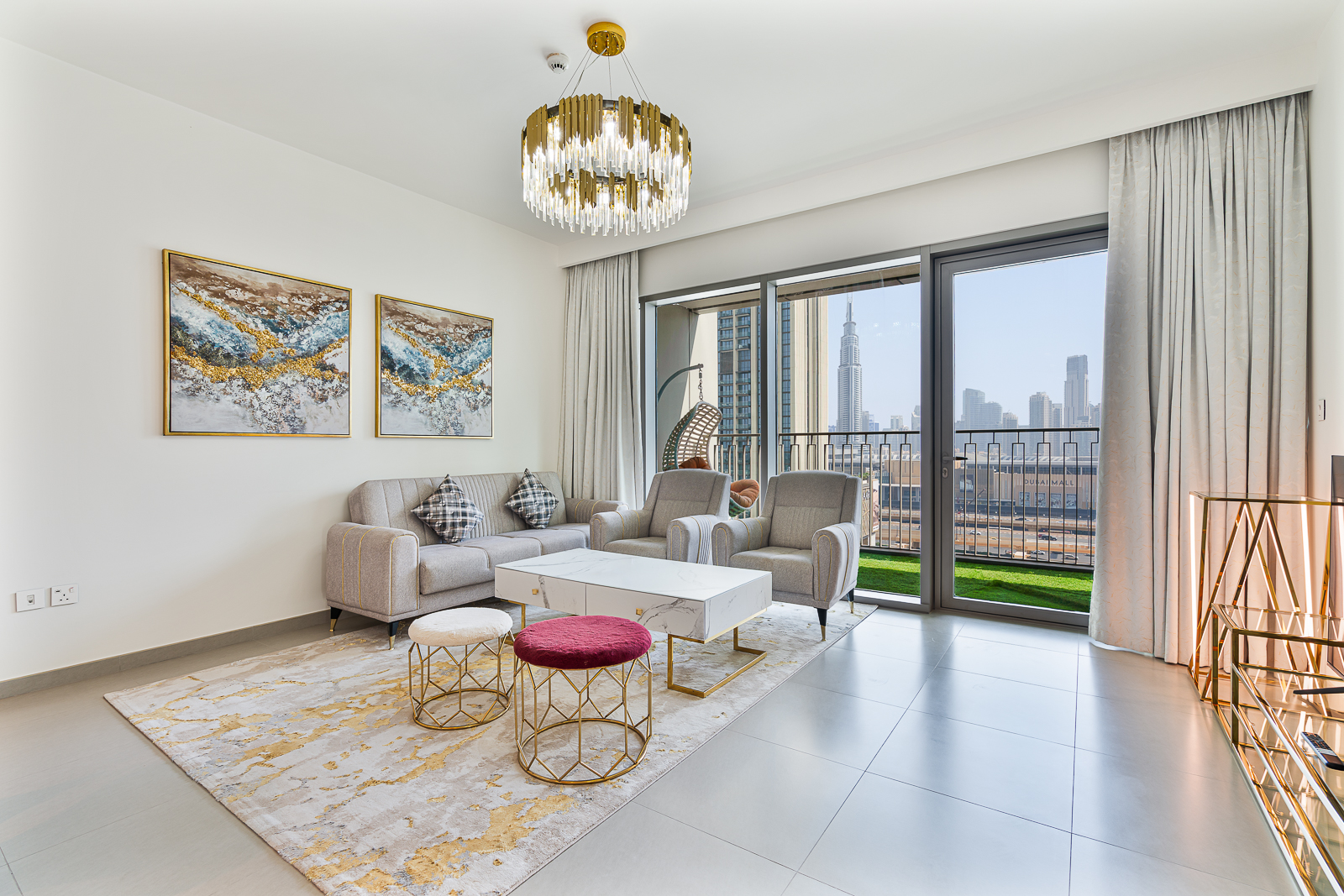 3BR APT with Burj View from Balcony | Pool & Gym | Furnished | Flexible term