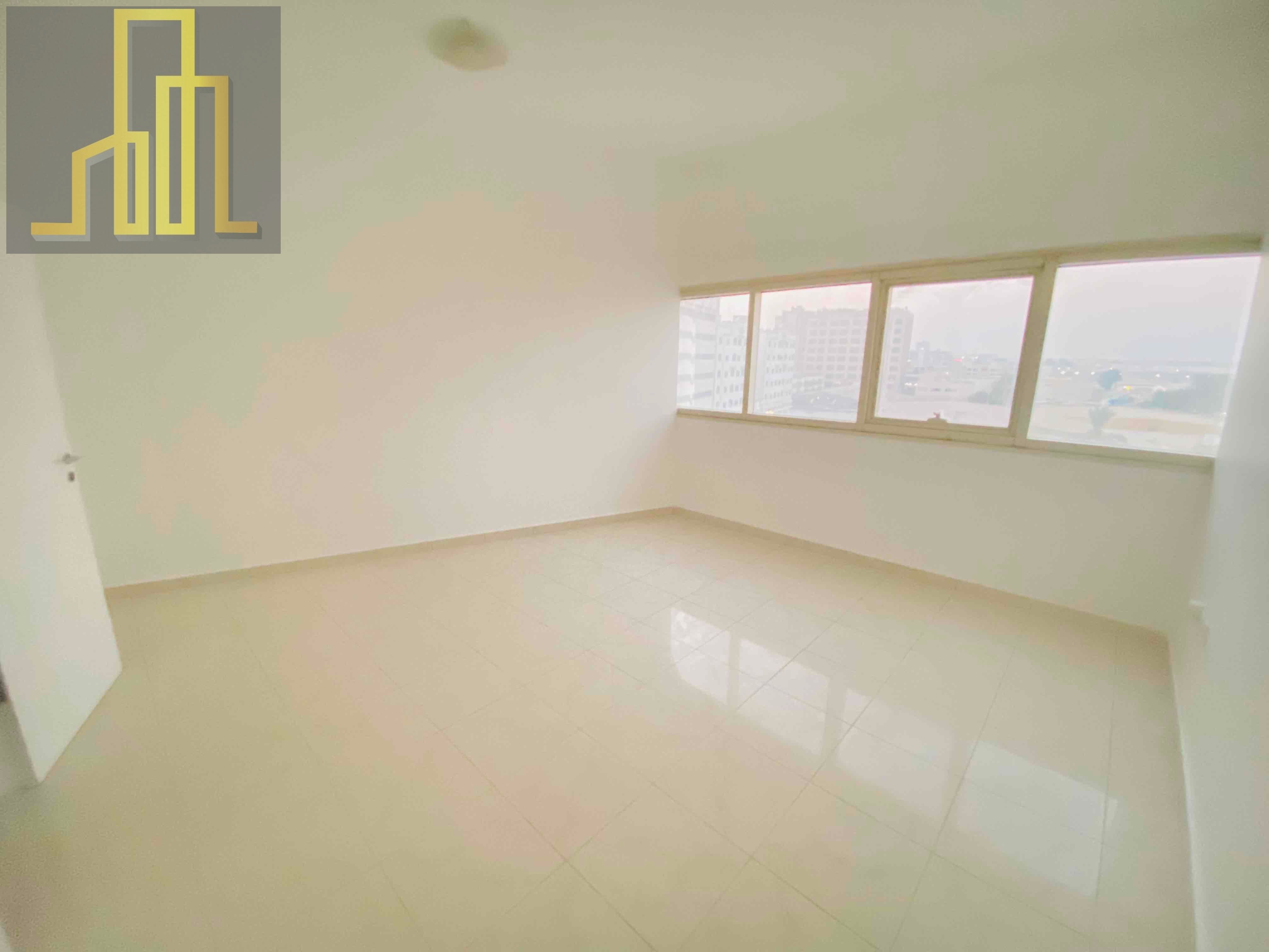 Chiller free 1bhk // huge size appertment // full family building / close to city center just 34k