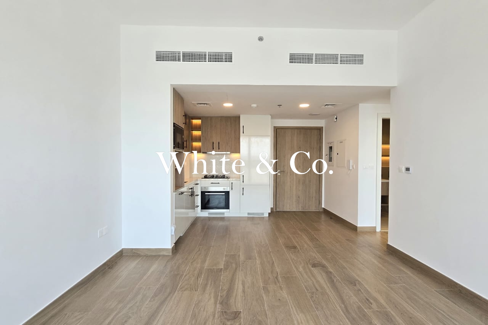 High Floor | Pool View | Kitchen Equipped