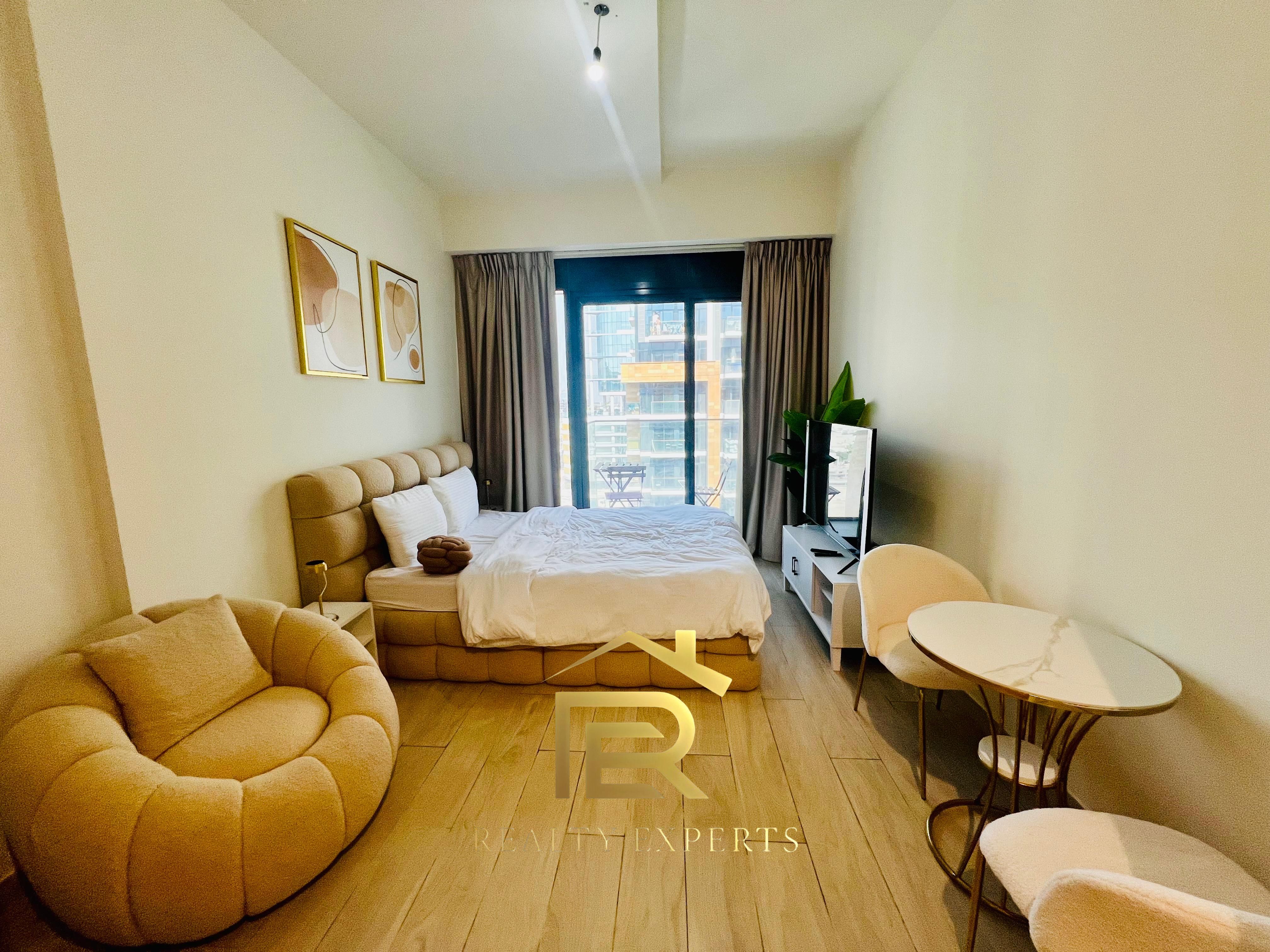 FULLY FURNISHED | READY TO MOVE| COMMUNITY VIEW