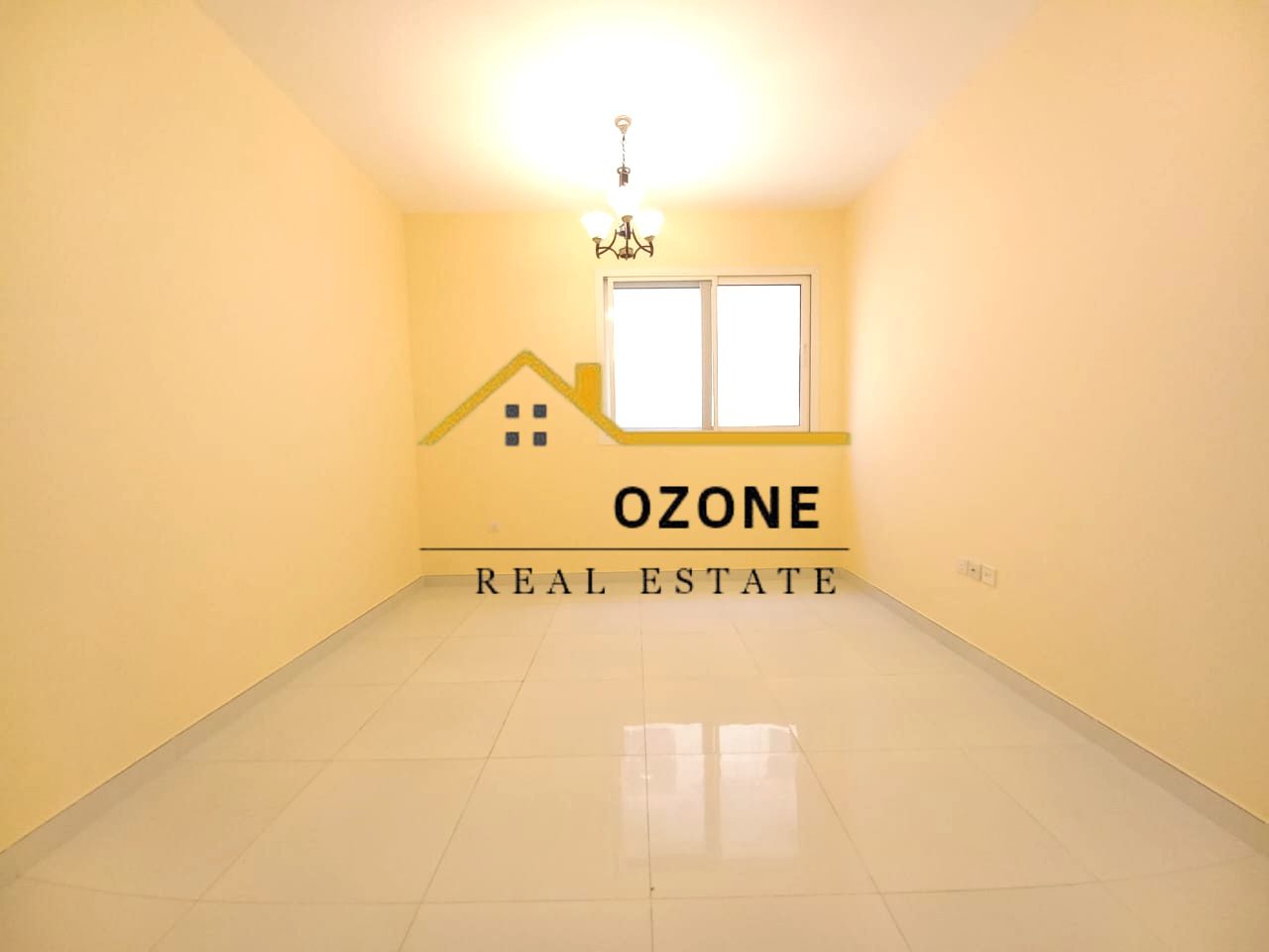 No Cash deposit\°°Family Building\°°Like New\°°Covered Parking