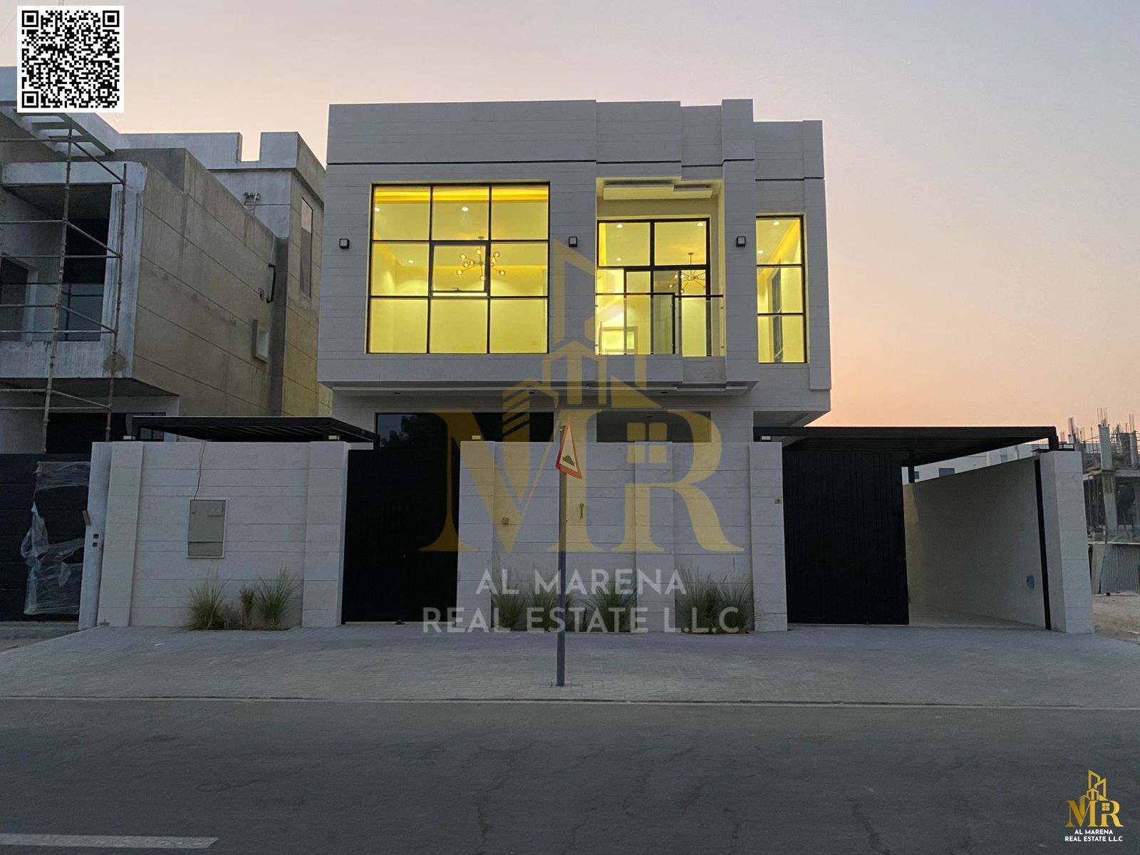 A villa with a price including registration and ownership fees on the main street, ready for occupancy in the most upscale areas of Ajman, freehold fo