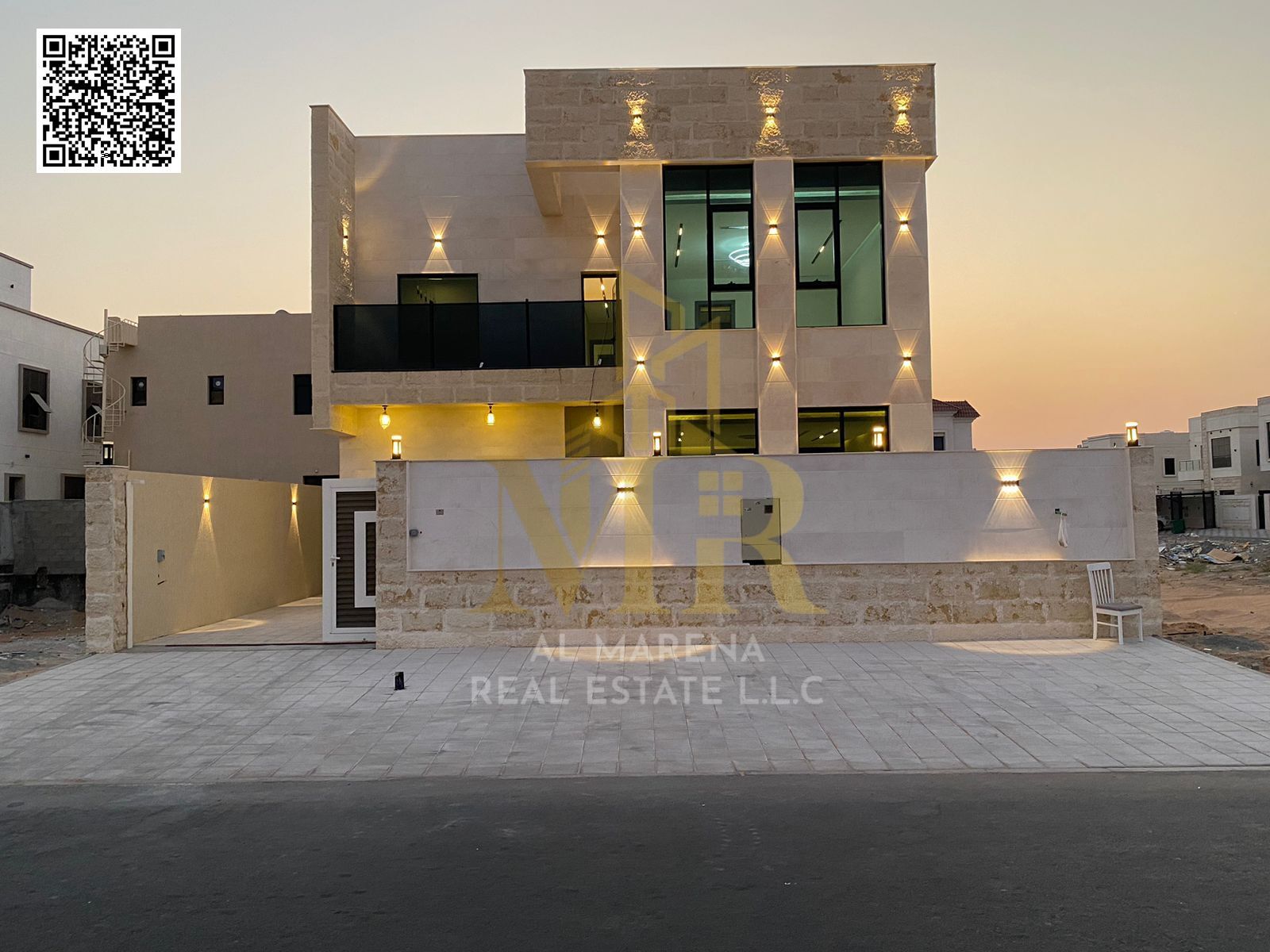 For sale, a villa on the main street opposite Rahmaniya, Sharjah, super deluxe finishing, no down payment, freehold for all nationalities