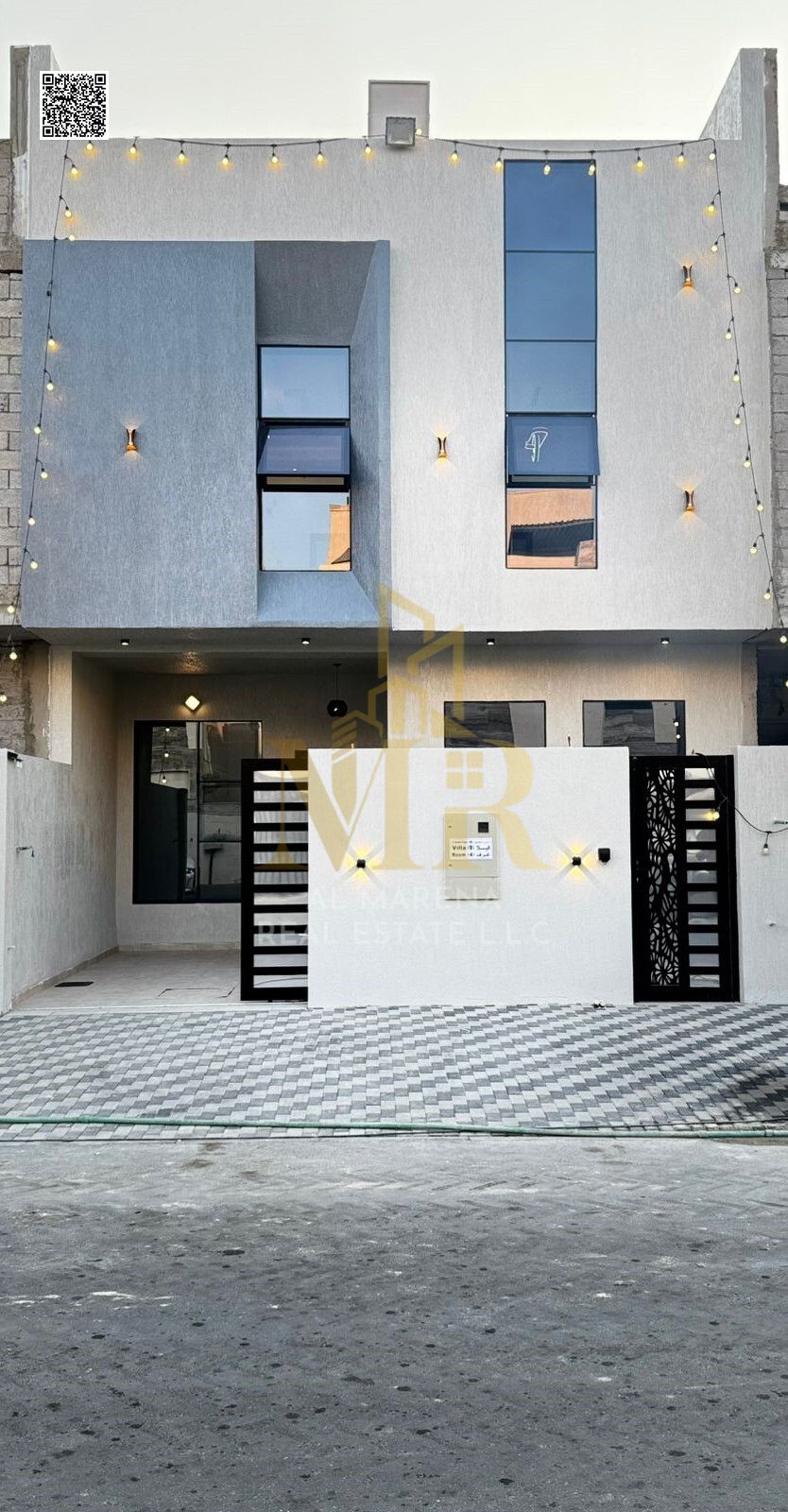 Corner villa, price inclusive of registration and ownership fees, on the main street, ready for occupancy in the most upscale areas of Ajman, freehold