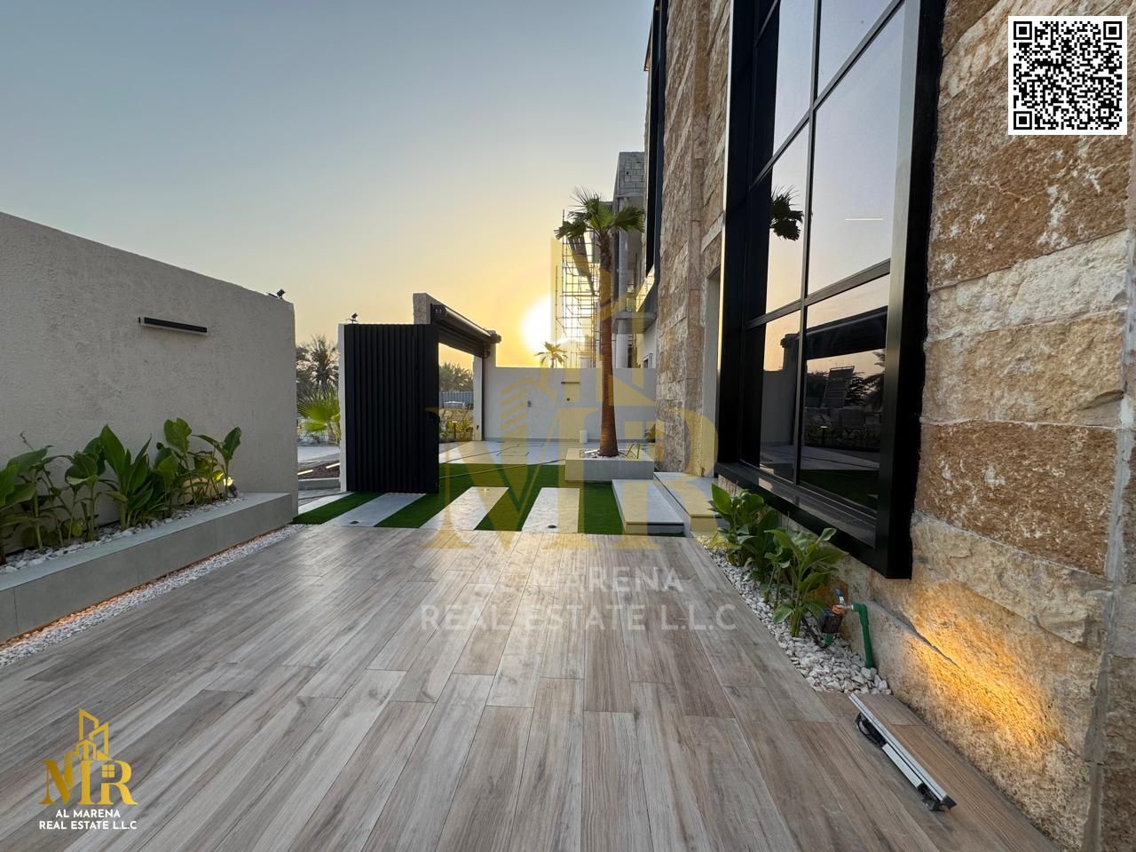Luxury villa in Al Alia, 4,350 sq ft, 5 master bedrooms, a living room, 2 halls, and an outdoor seating area, at a special price that is negotiable!