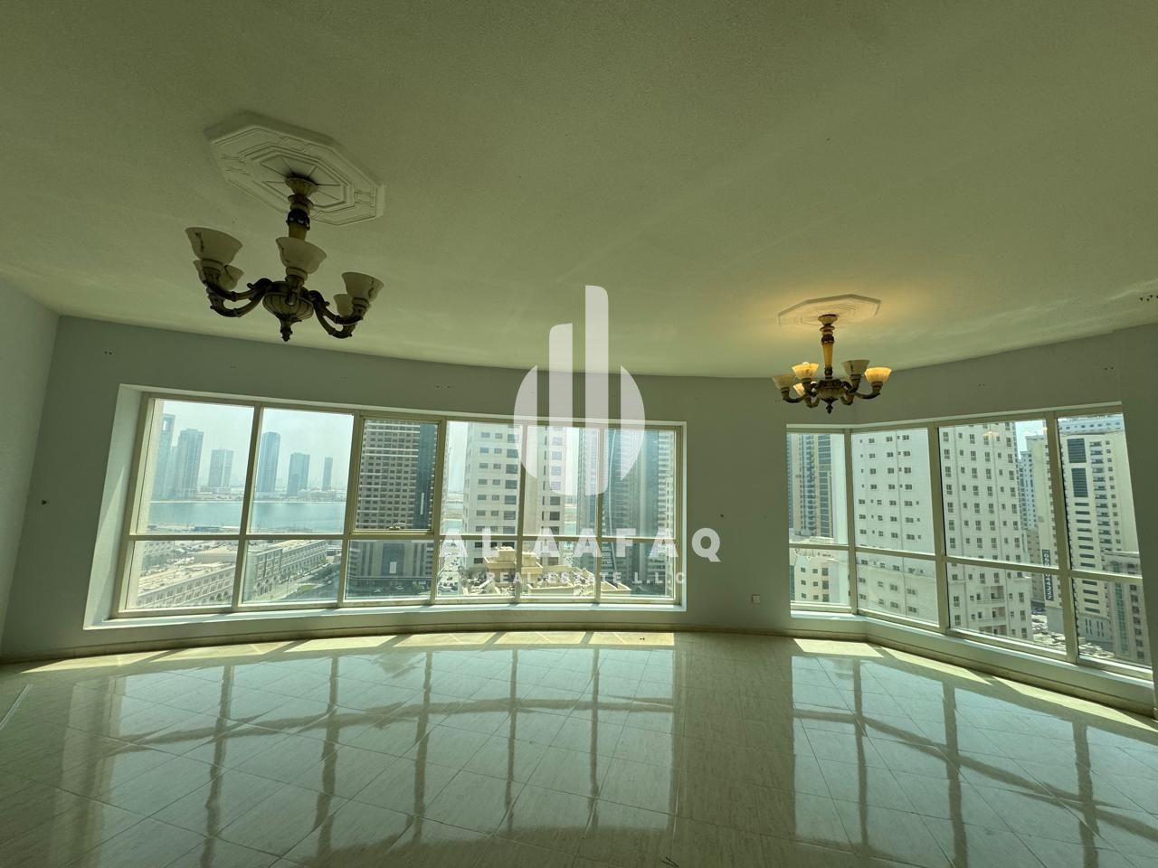 Spacious 2BHK| Master Bedroom| AC Chiller free