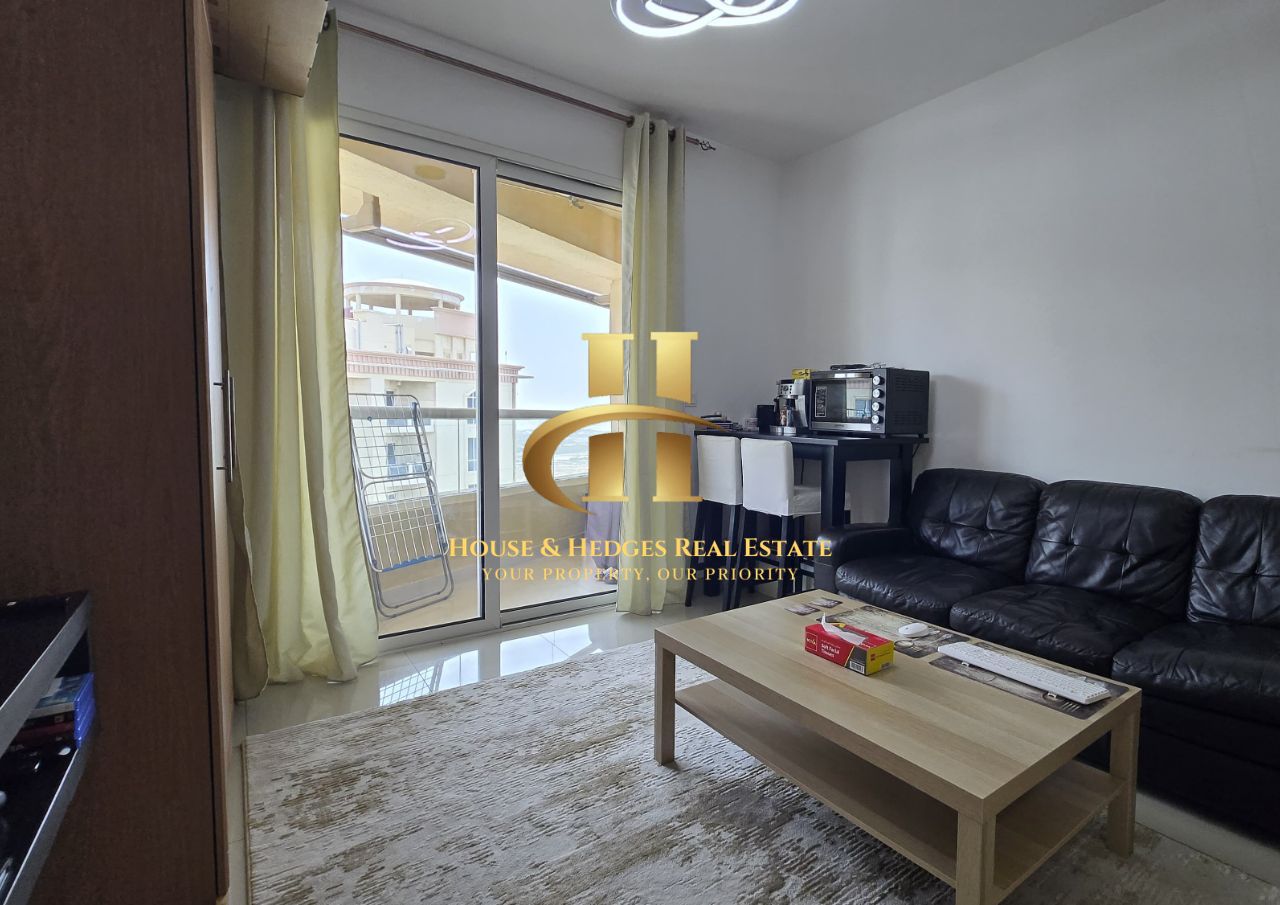 apartment card