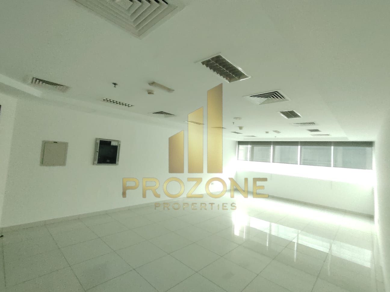 Chiller Free | Open Layout | Close to MOE