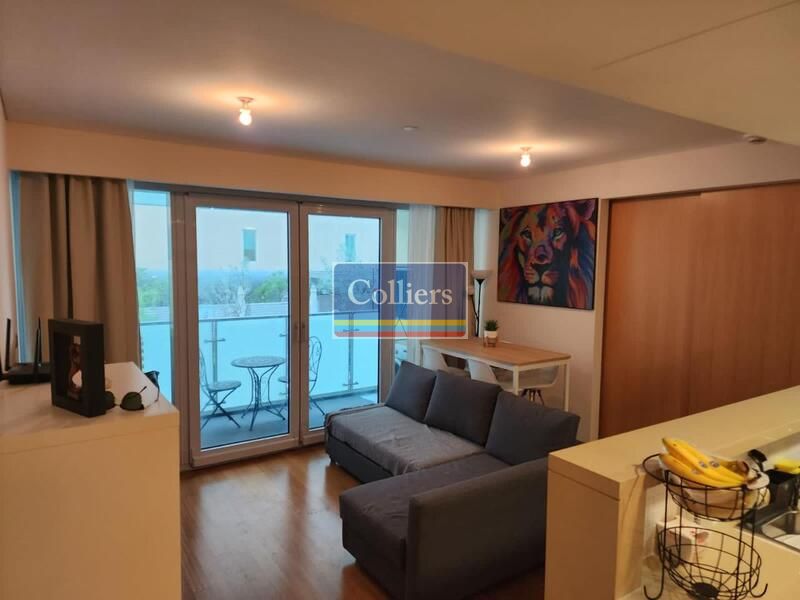 apartment card