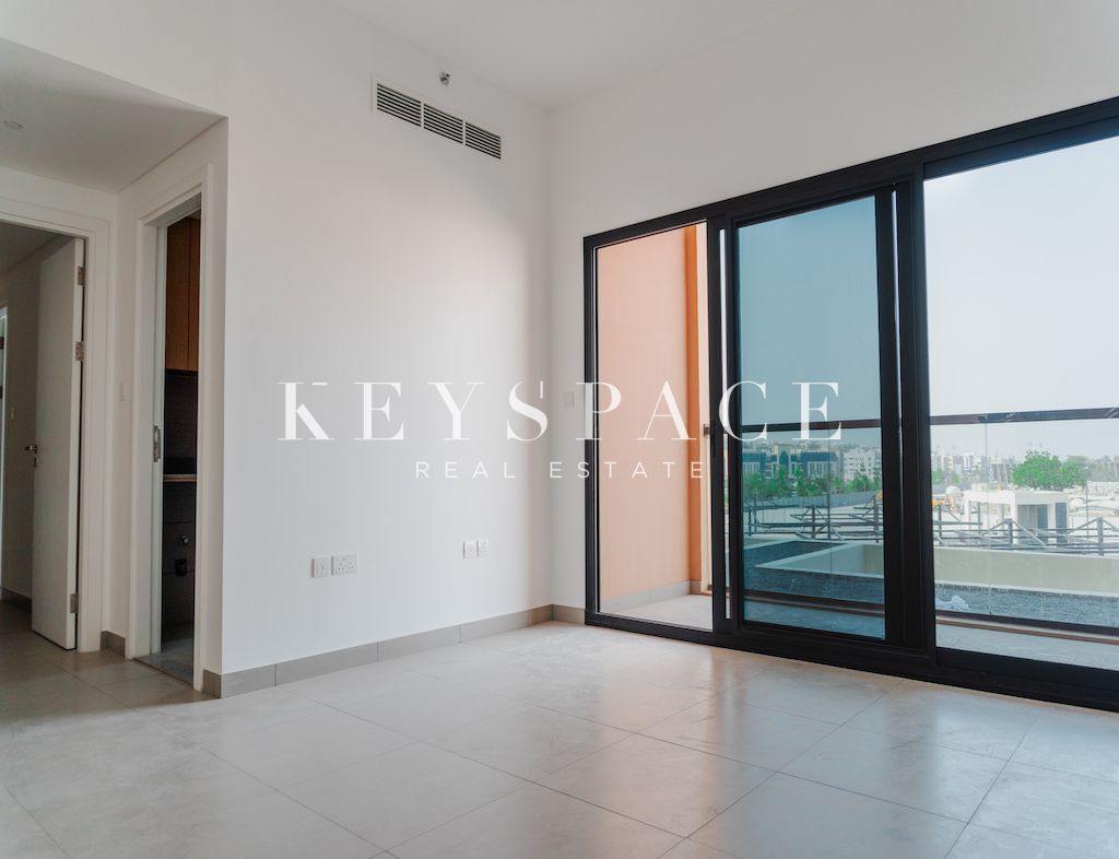 Exclusive Location | Water Features | Resale