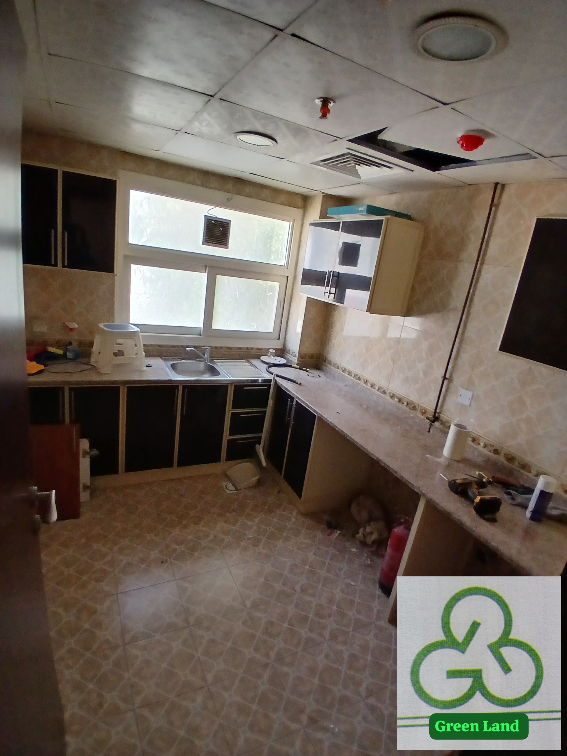 GRAND OFFER 1BHK AVAILABLE CENTRAL AC GAS 27K FAMILY BUILDING
