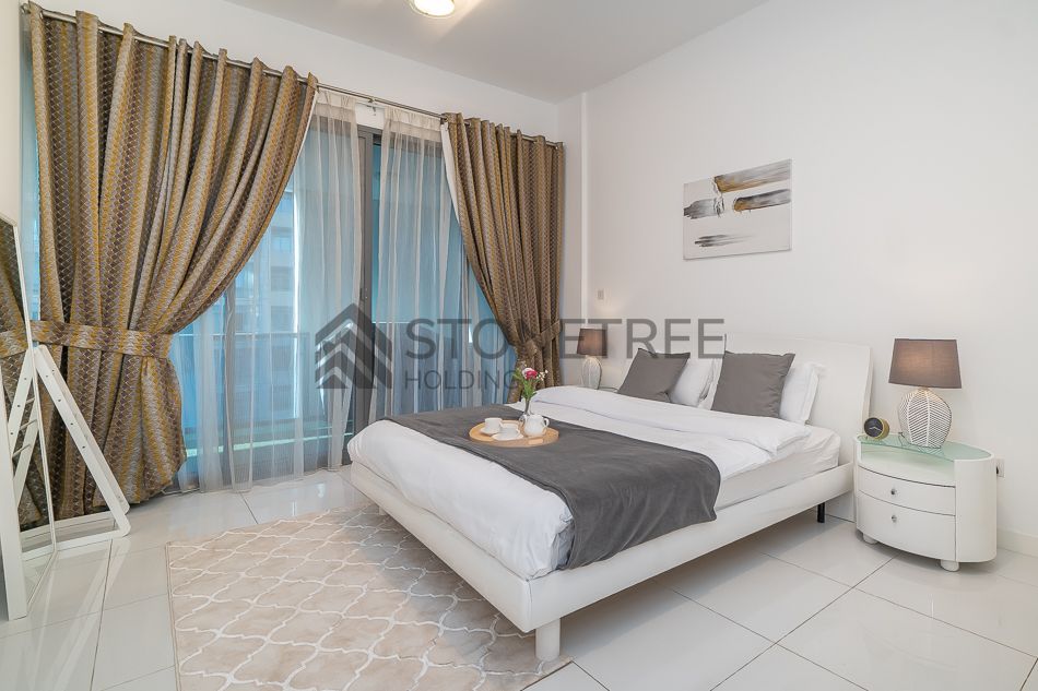 12 CHEQUES | Spacious 2 BHK | Near Marina Mall and Tram