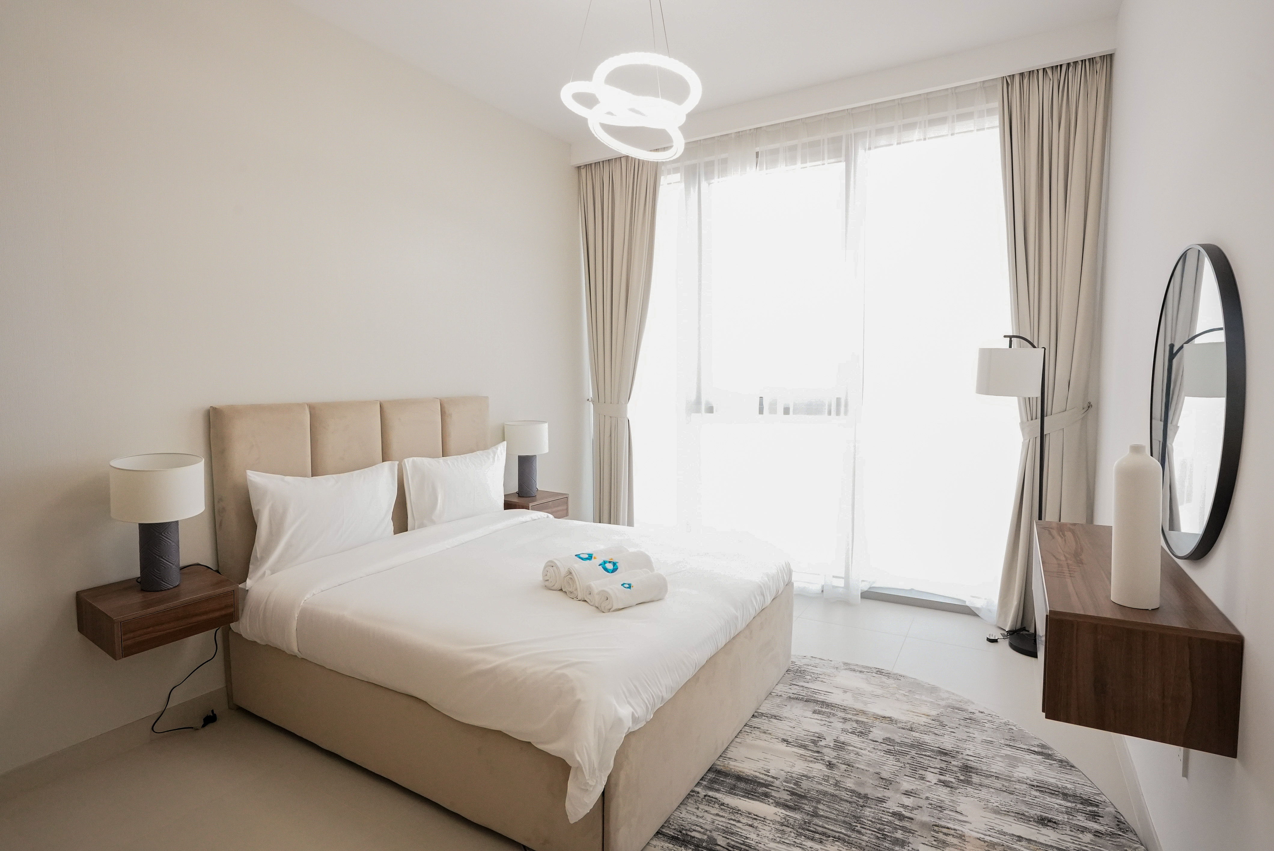 Hot Deal MARCH-Only Rate: Spacious with Creek and Community View