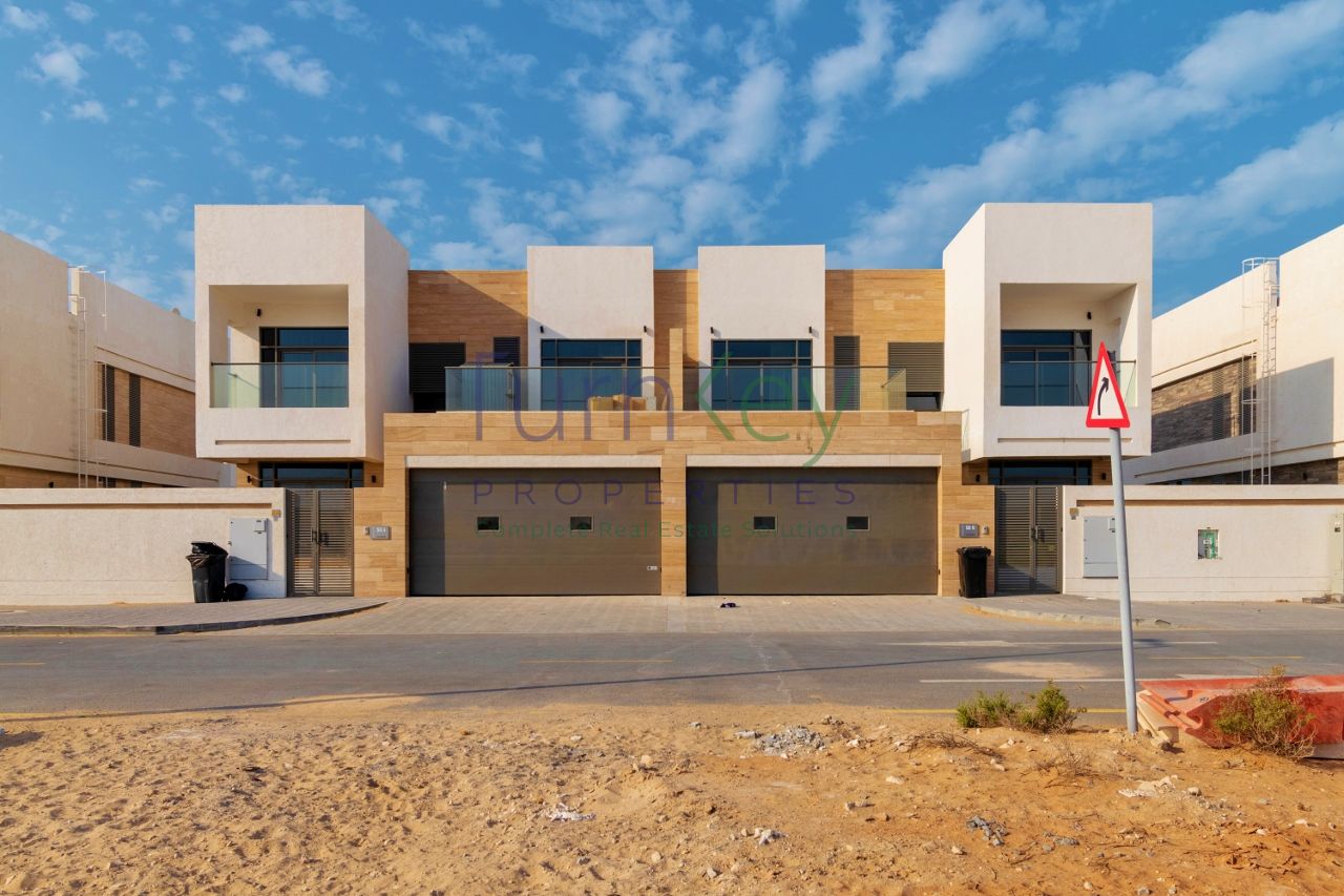 Modern 4 BR Each Twin Villas Private Pool
