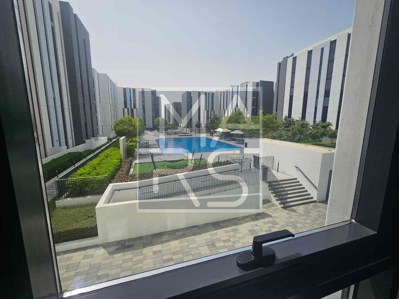 Luxurious// Specious// Ready to move
