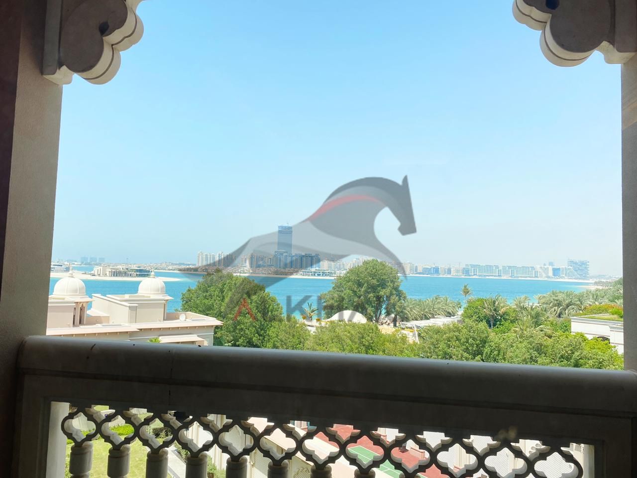 Luxury 2-Bedroom Apartment with Sea & Dubai Eye View