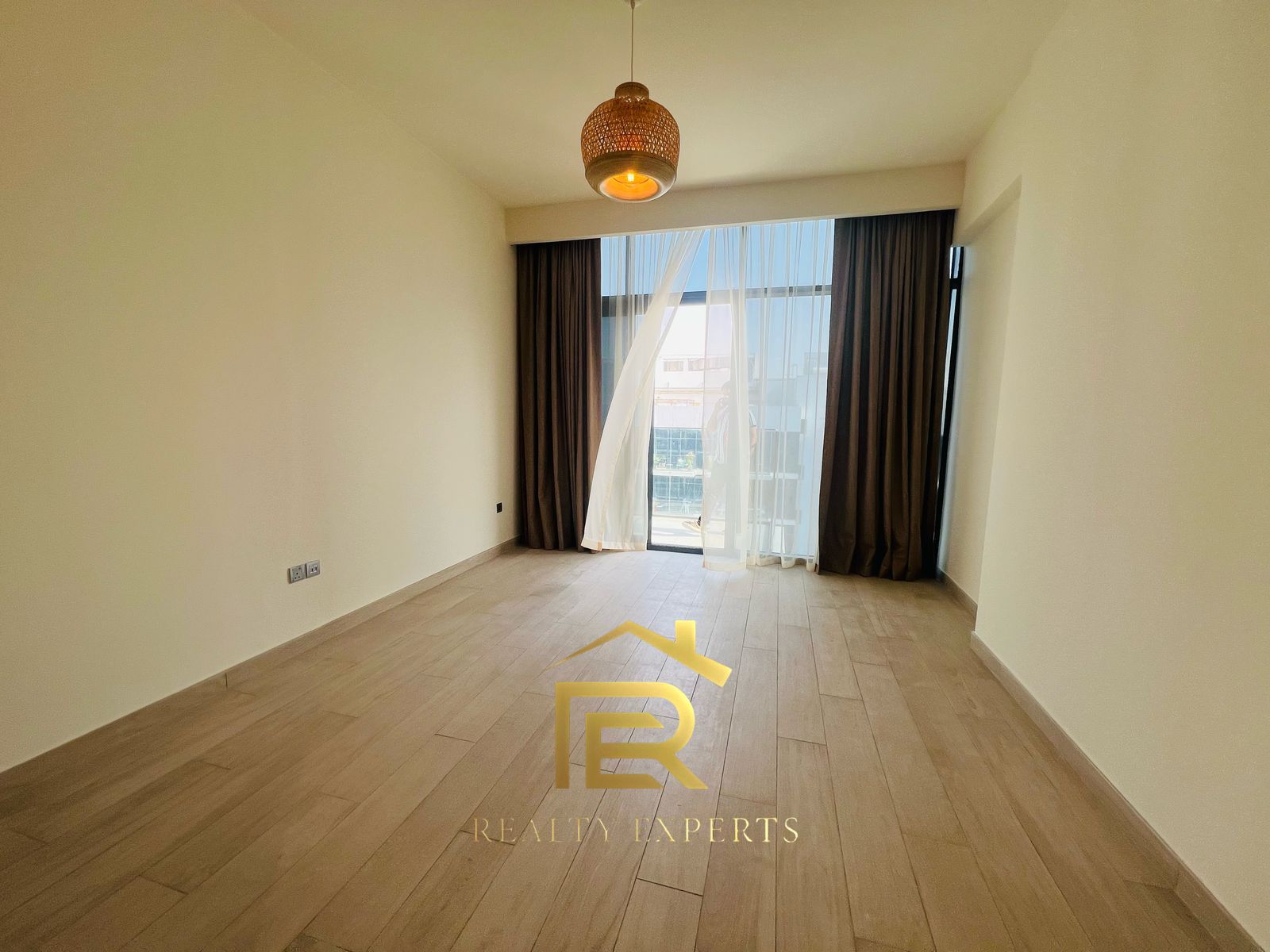 SPACIOUS STUDIO | VACANT BRIGHT | READY TO MOVE