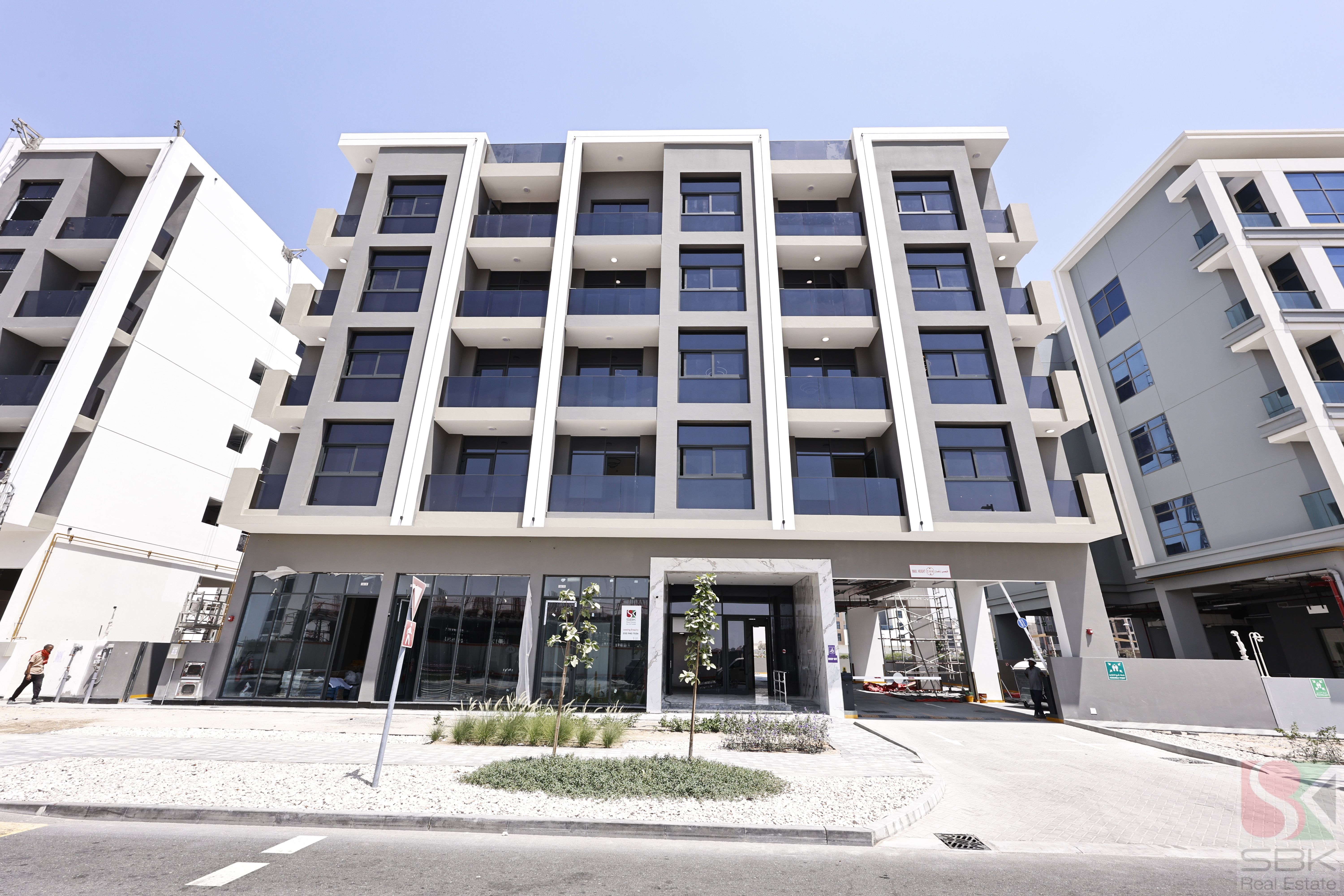 Brand New Luxurious Apartment Park Facing