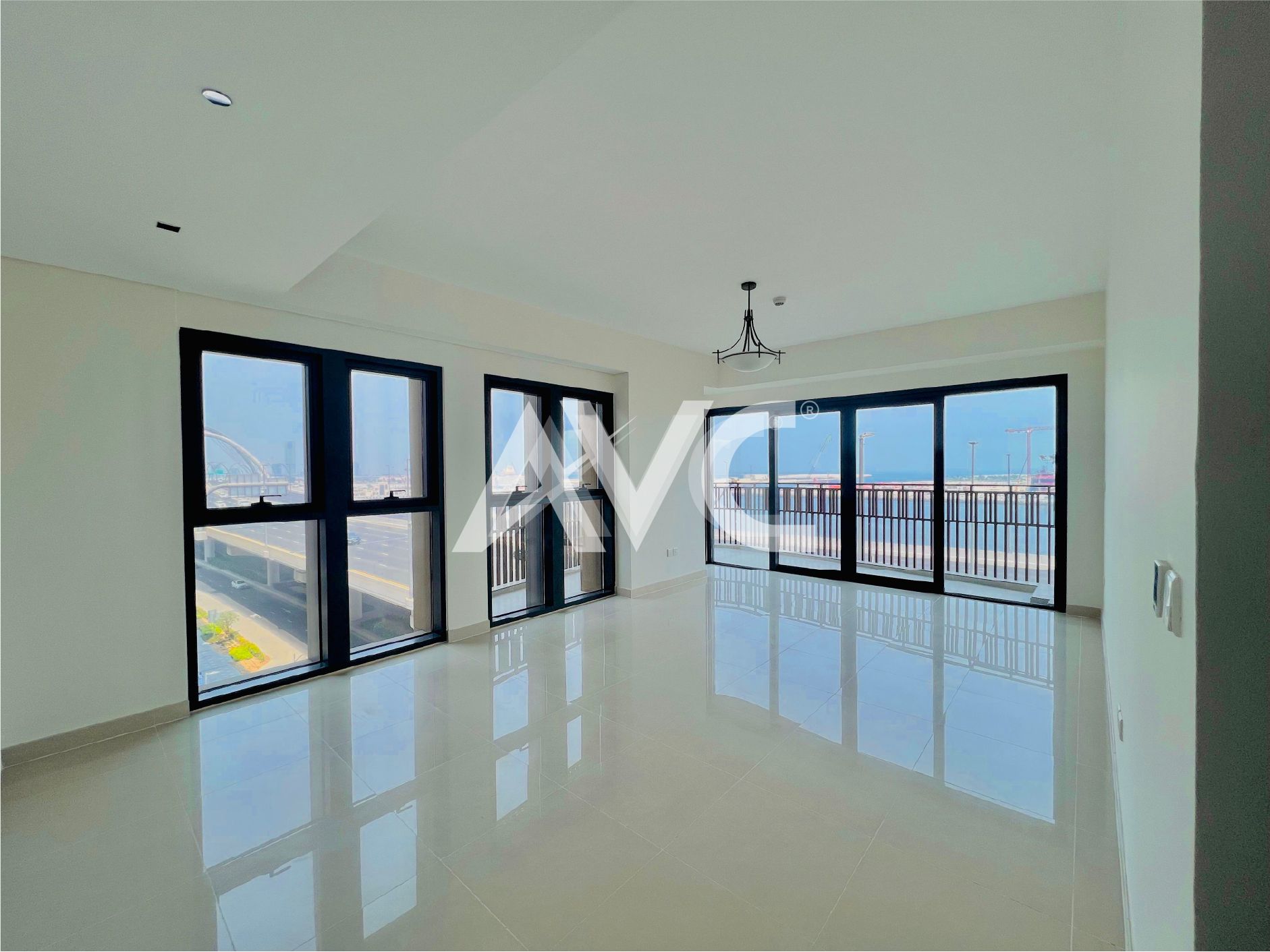 Spacious 3 BHK • Sea View • Ready to Move • POOL & GYM