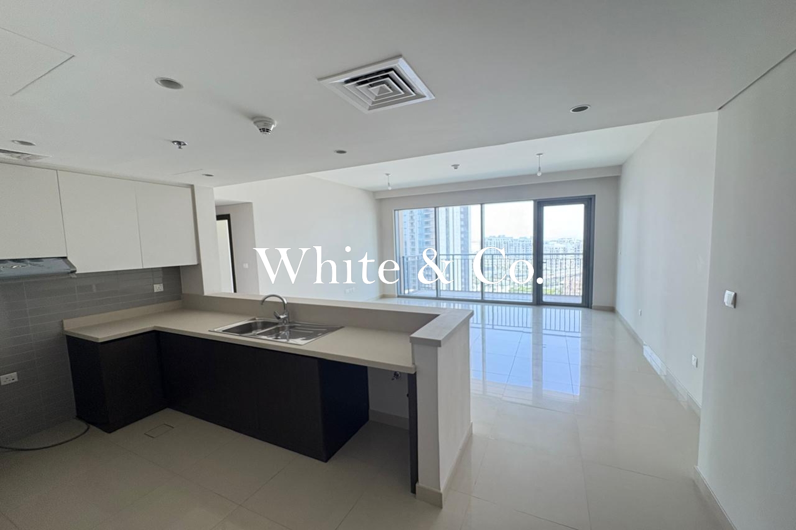 Modern | Unfurnished | Natural Light